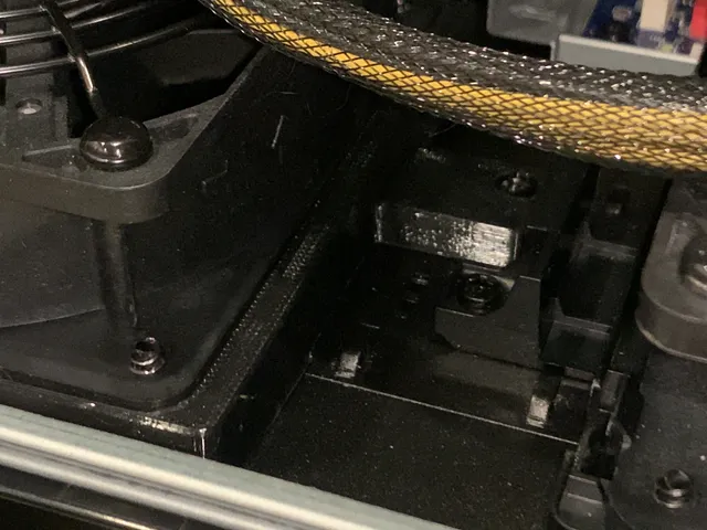 Alienware Area 51 R2 Internal Fan Mounting Bracket