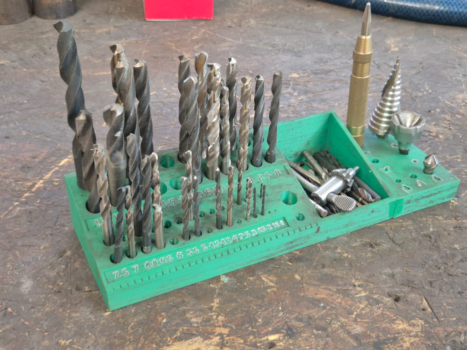 Drill bit holder for 1–13 mm bits