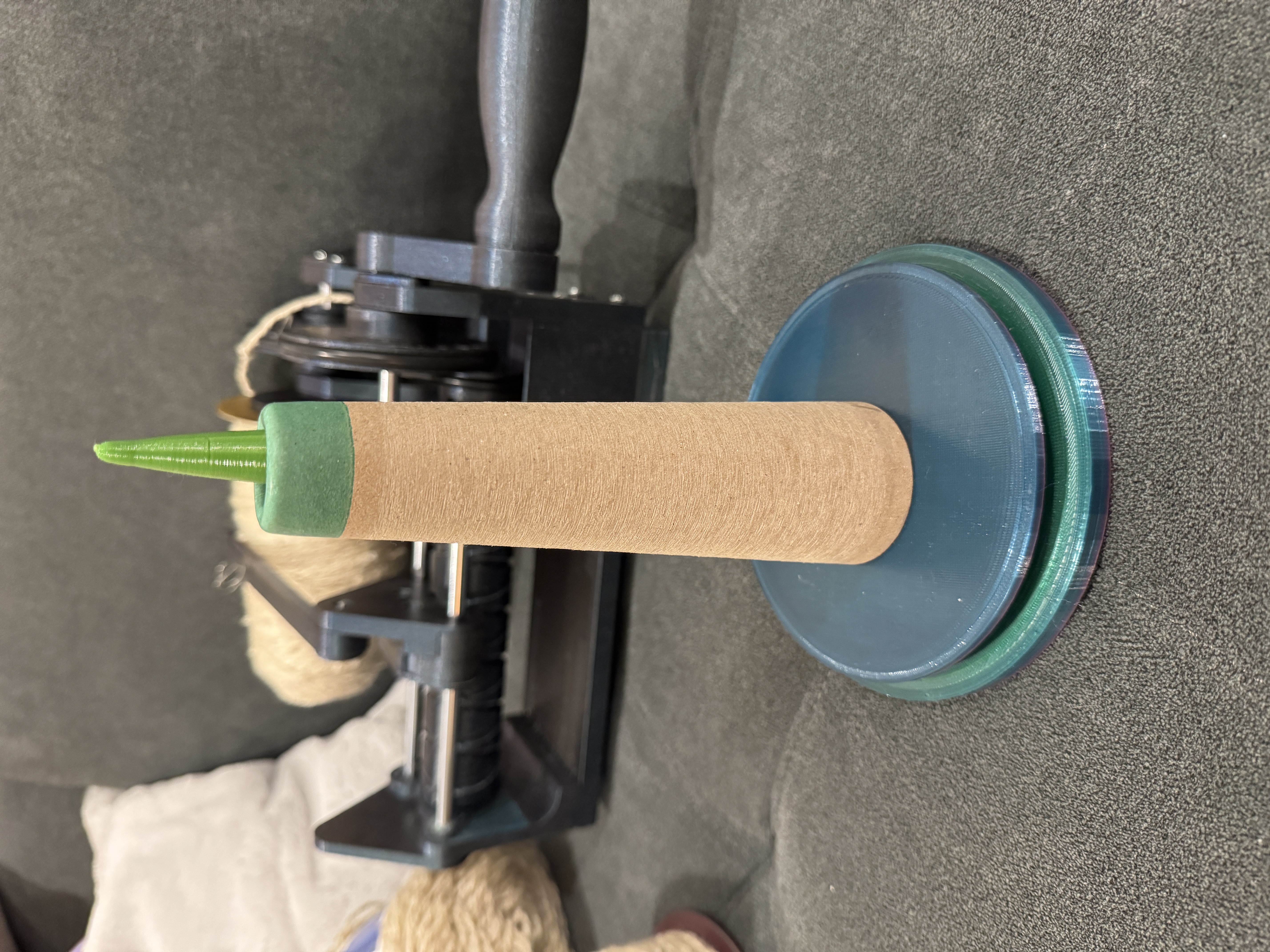 Miniatura 4 do modelo 3D Yarn Spindle