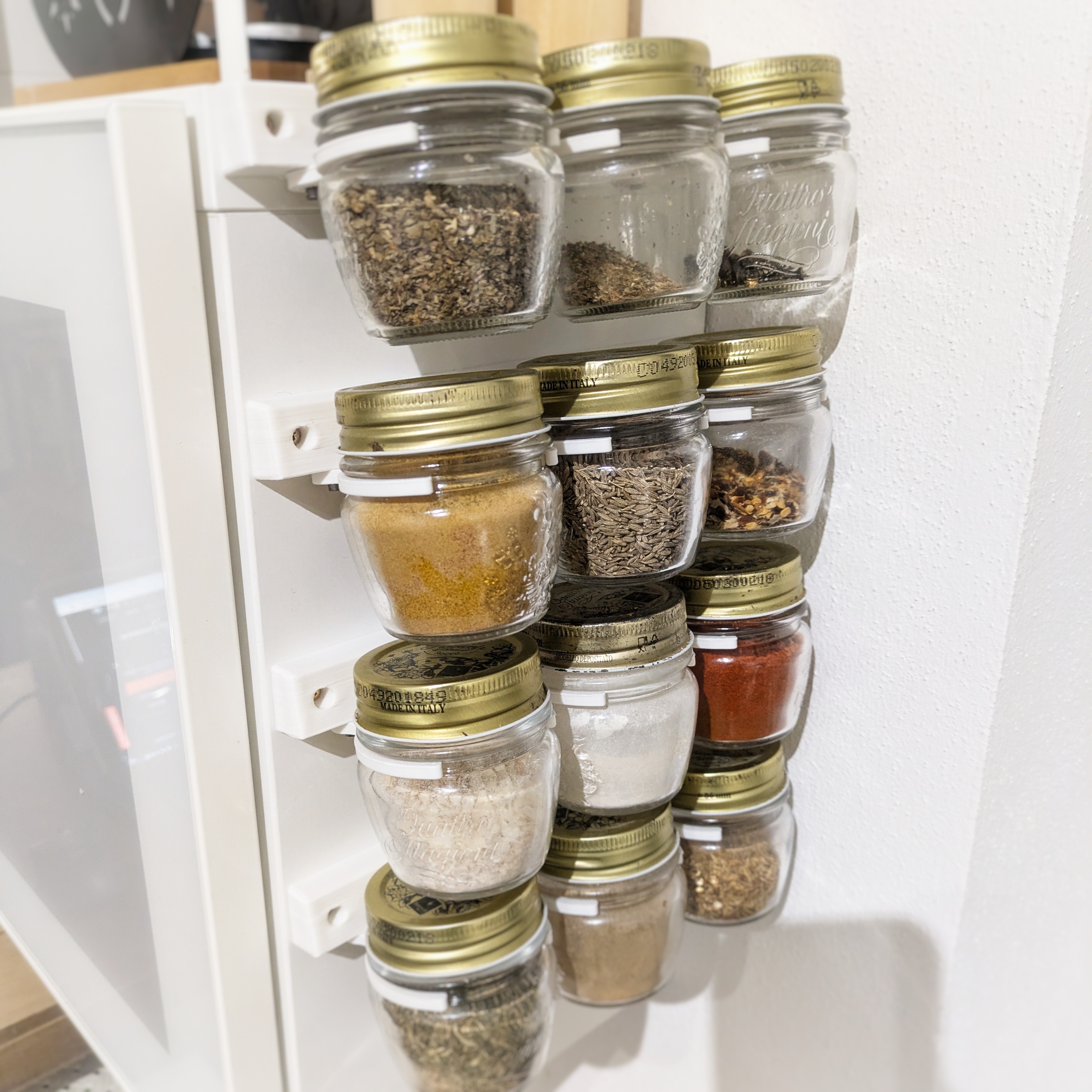 Improved mini spice rack for Bormioli 8 cl and 4 cl jars
