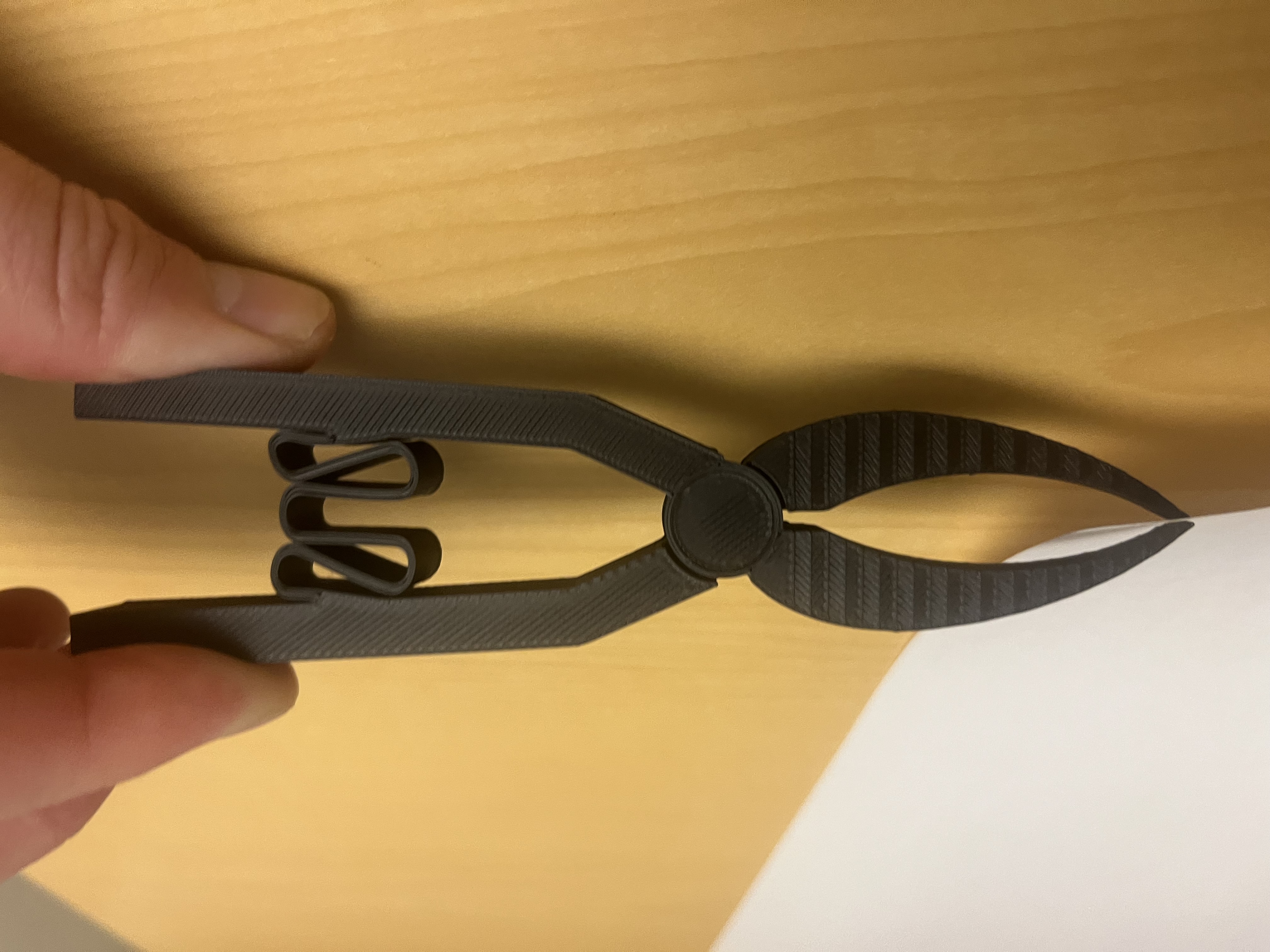 Needle Nose Pliers, Spring loaded, Version 3, Print in place