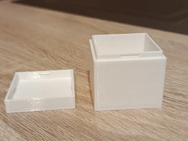 Simple snap-fit lid box 3cm x 3cm x 3cm