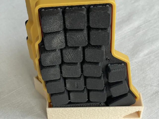 Corne Choc keyboard vertical stand