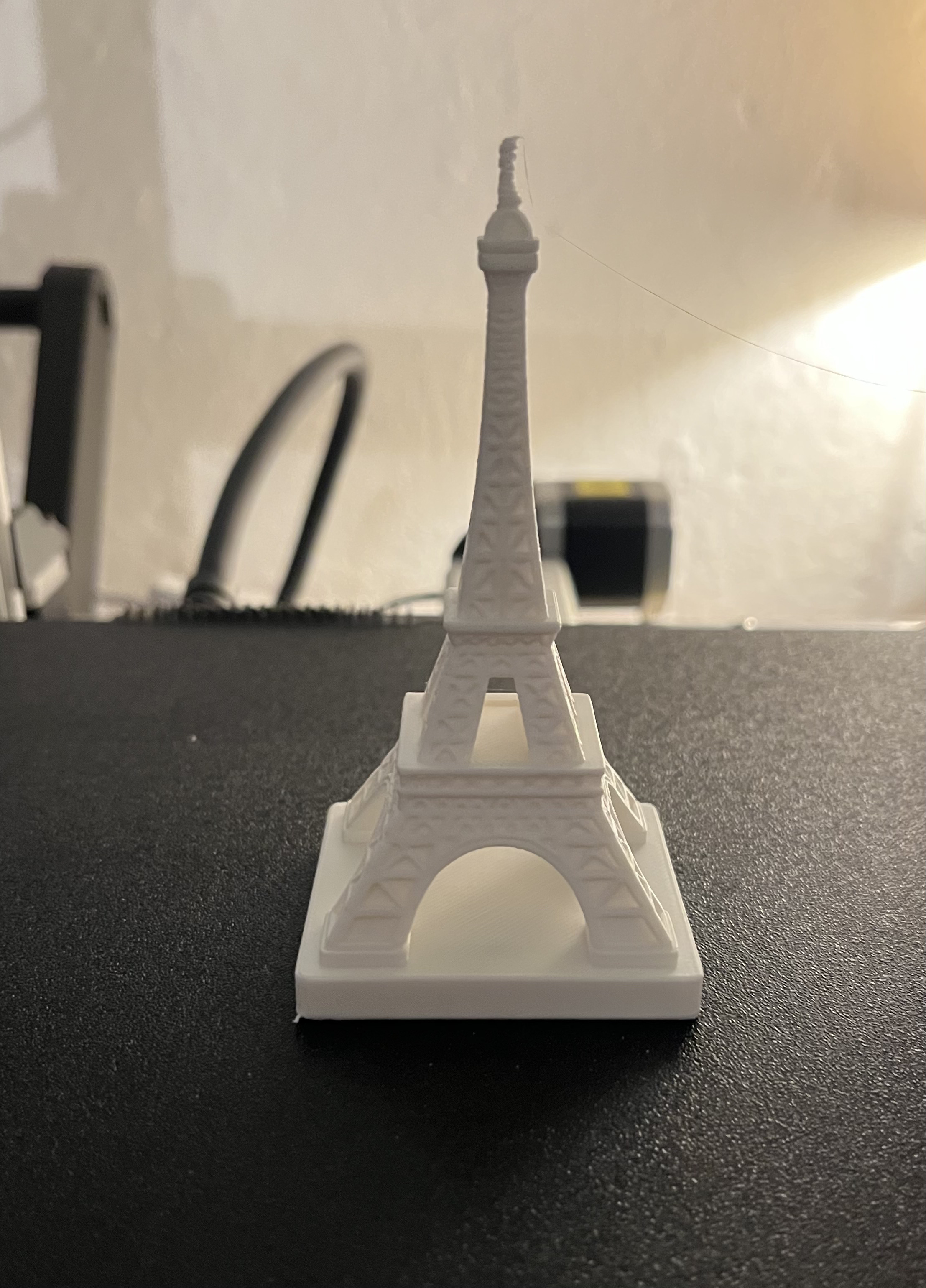Eiffel Tower — thumbnail 3