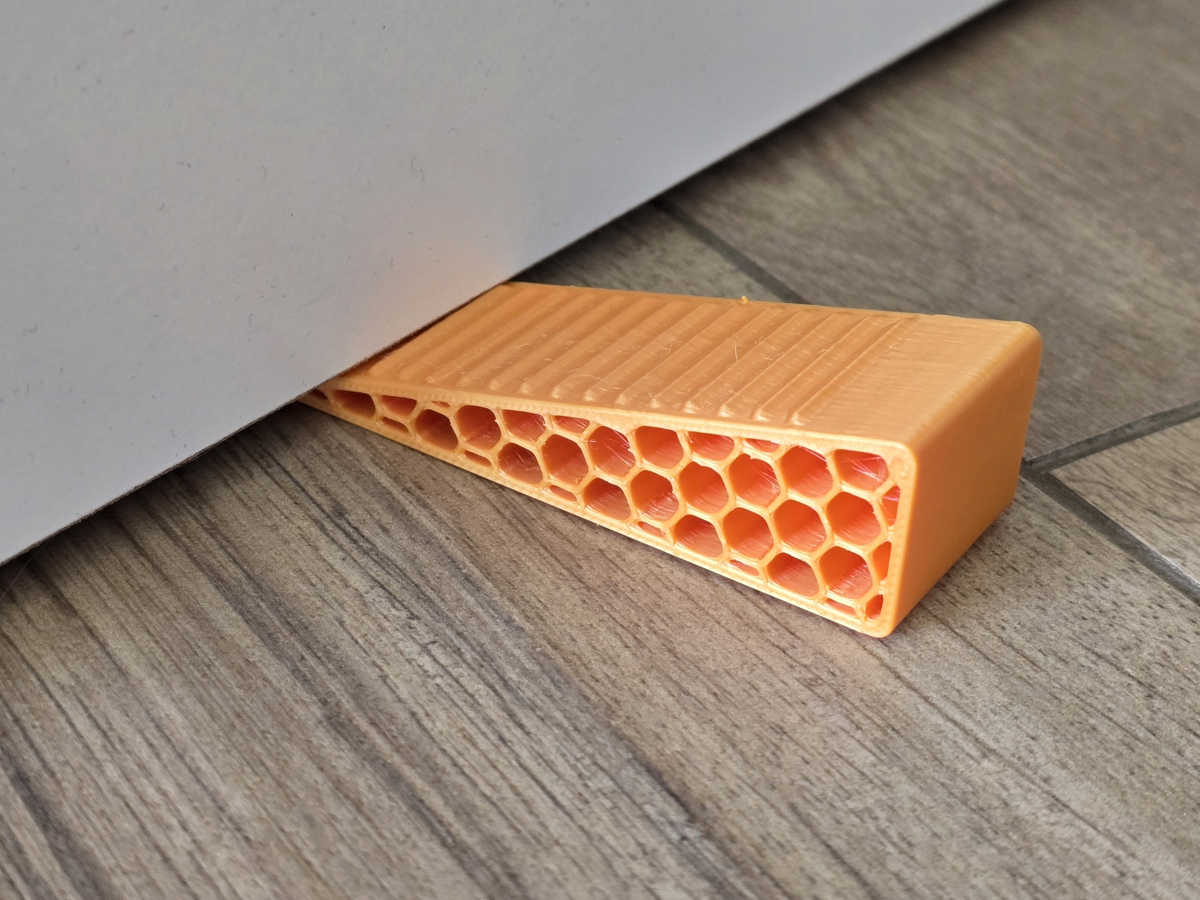 Moderner zeitloser Türstopper v2 Honeycomb 3D model