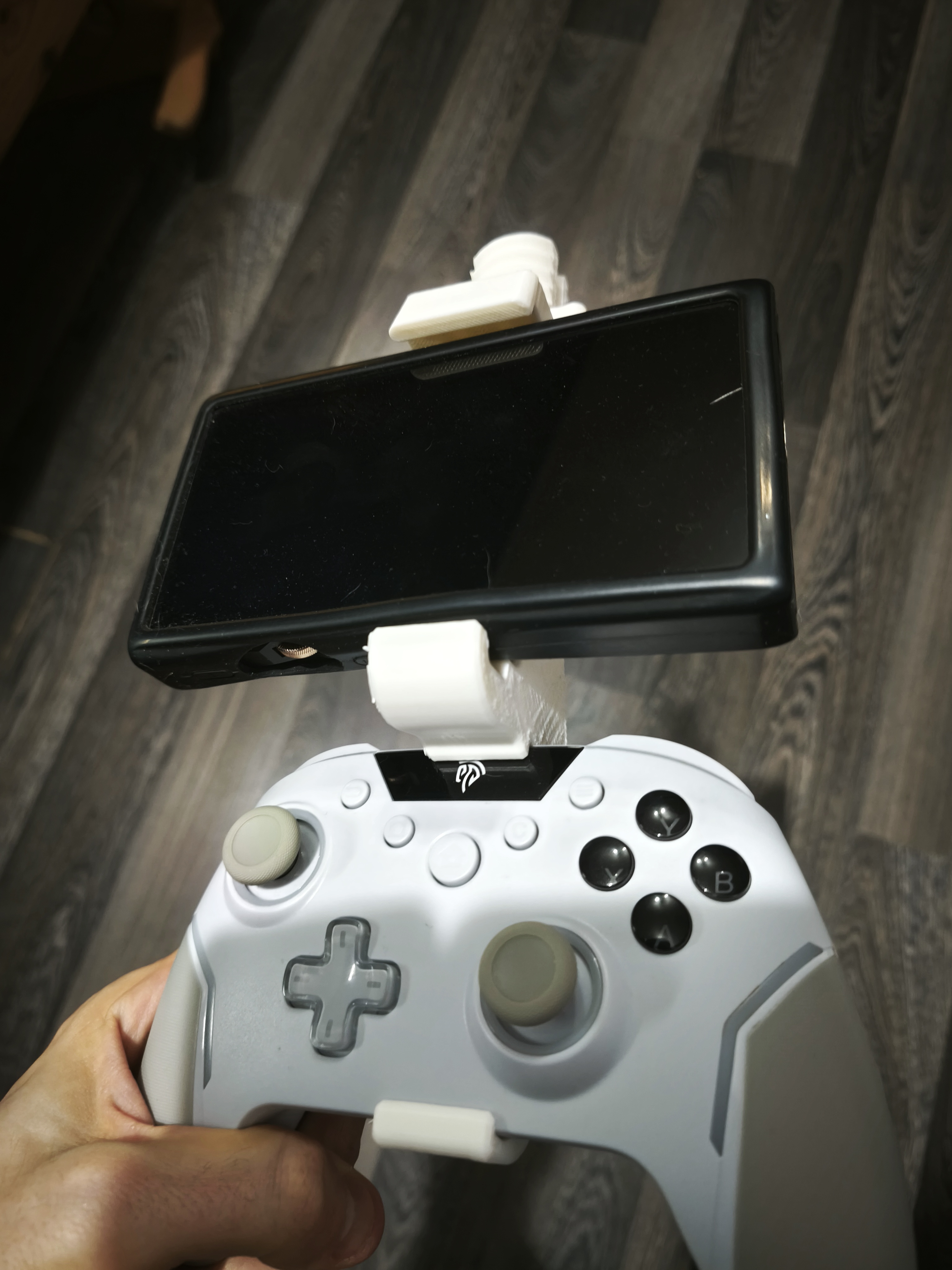 EasySMX20 phone holder with clamp