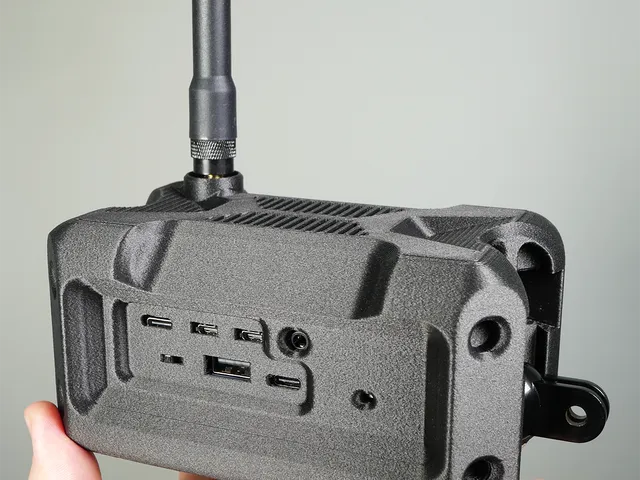 Haven – Case for Raspberry Pi-Based MANET (by Parallel × MorosX)