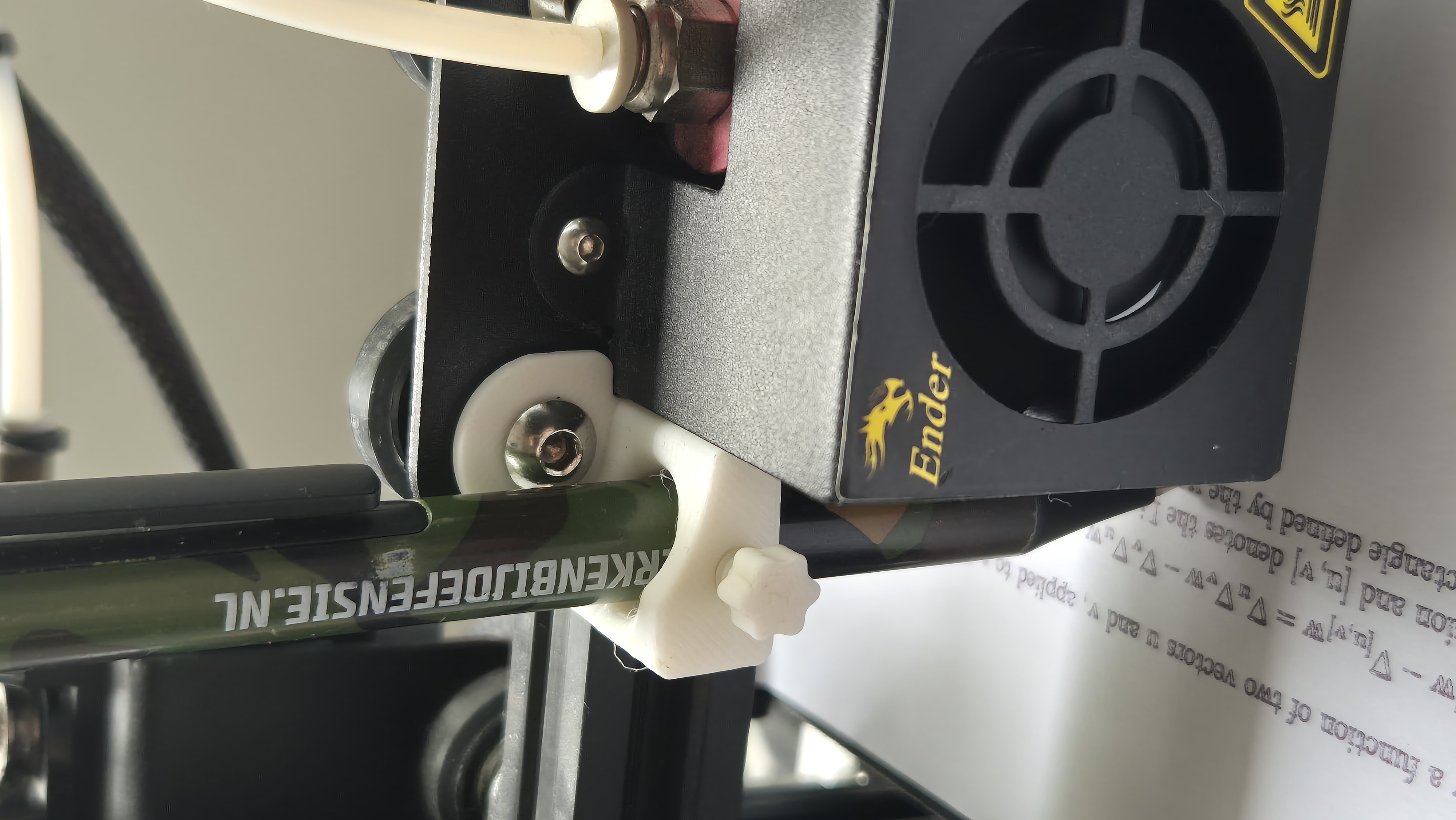 Ender 3 Pen Plotter Attachment — miniatura 2