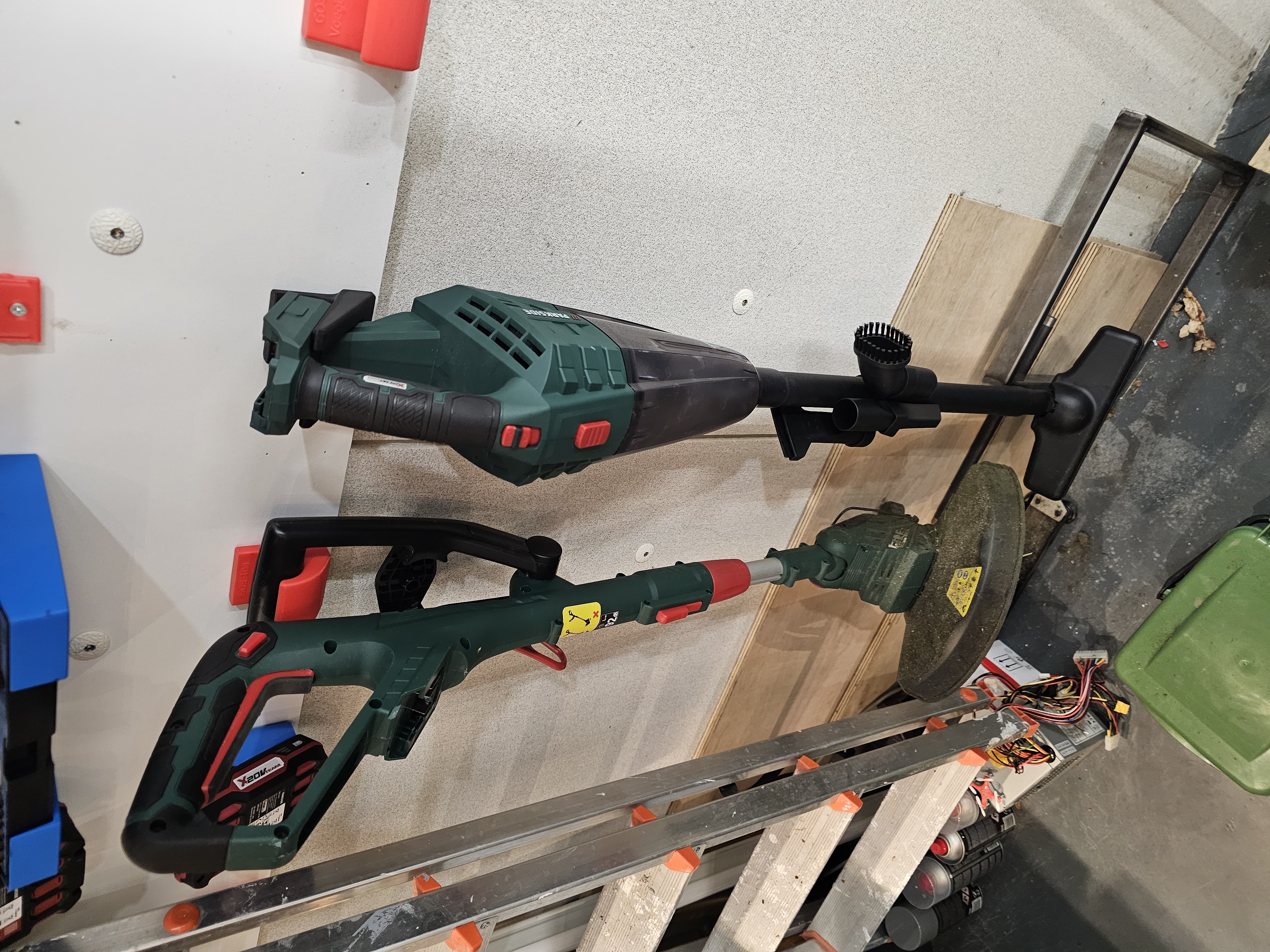 Parkside PHSSA X20V mini vacuum wallhanger — thumbnail 2