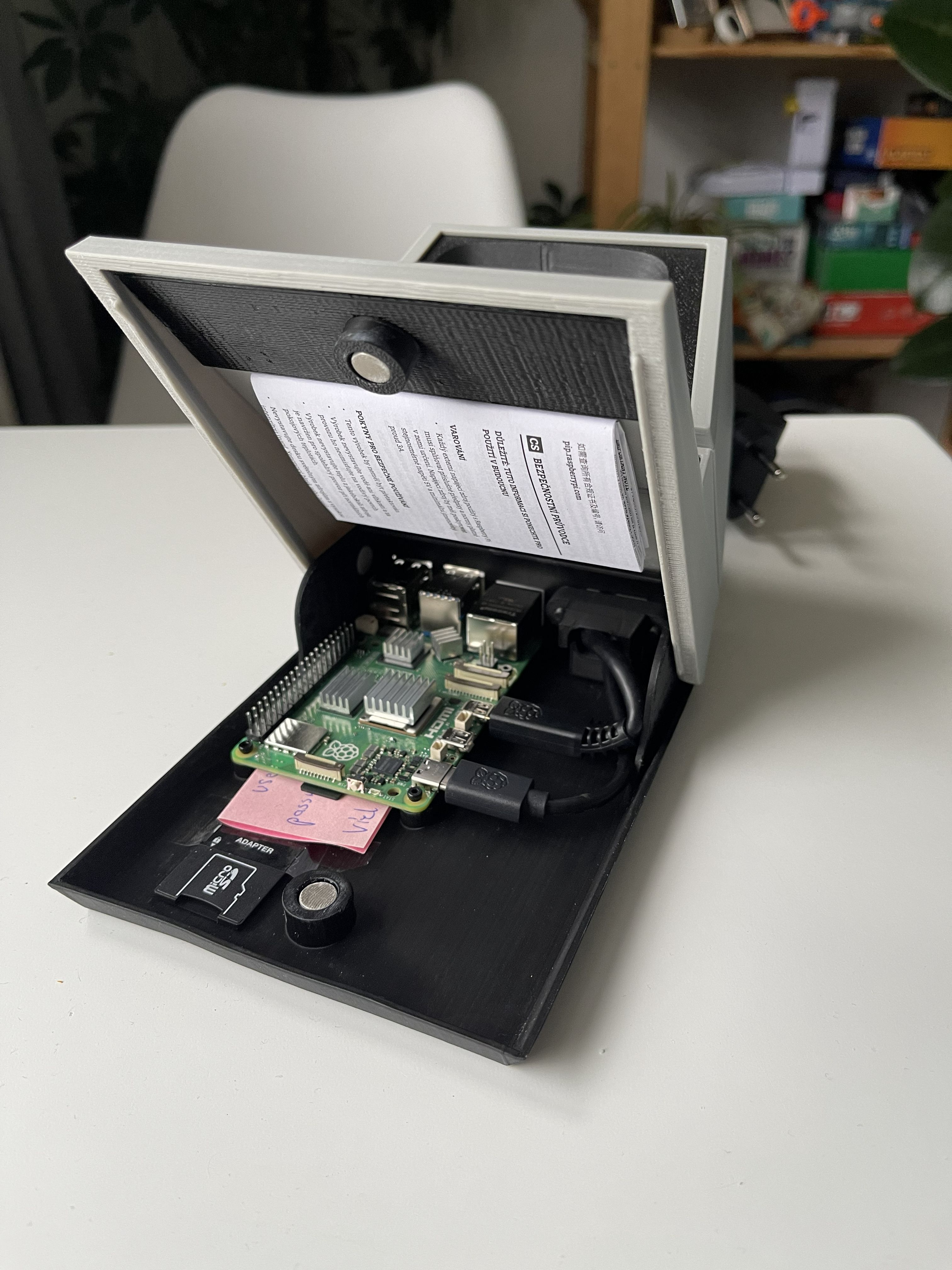 Miniatura 2 do modelo 3D Commodore PET Mini for Raspberry Pi 5