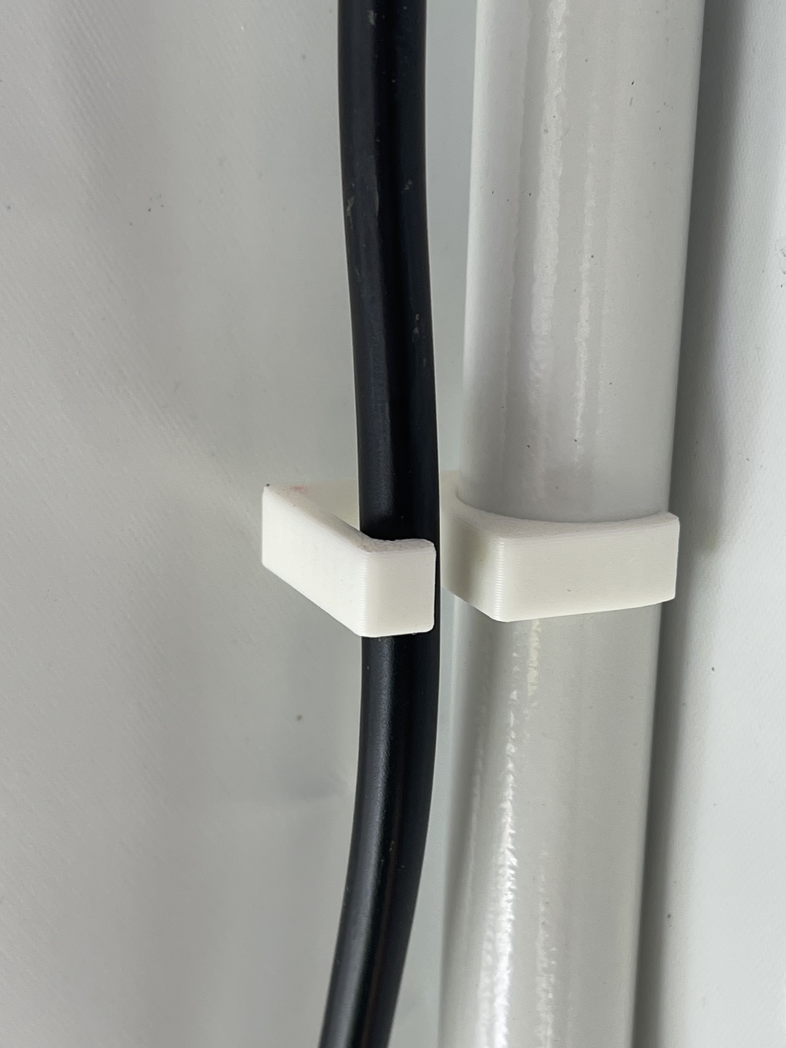 16mm Cable Management Clip for poles