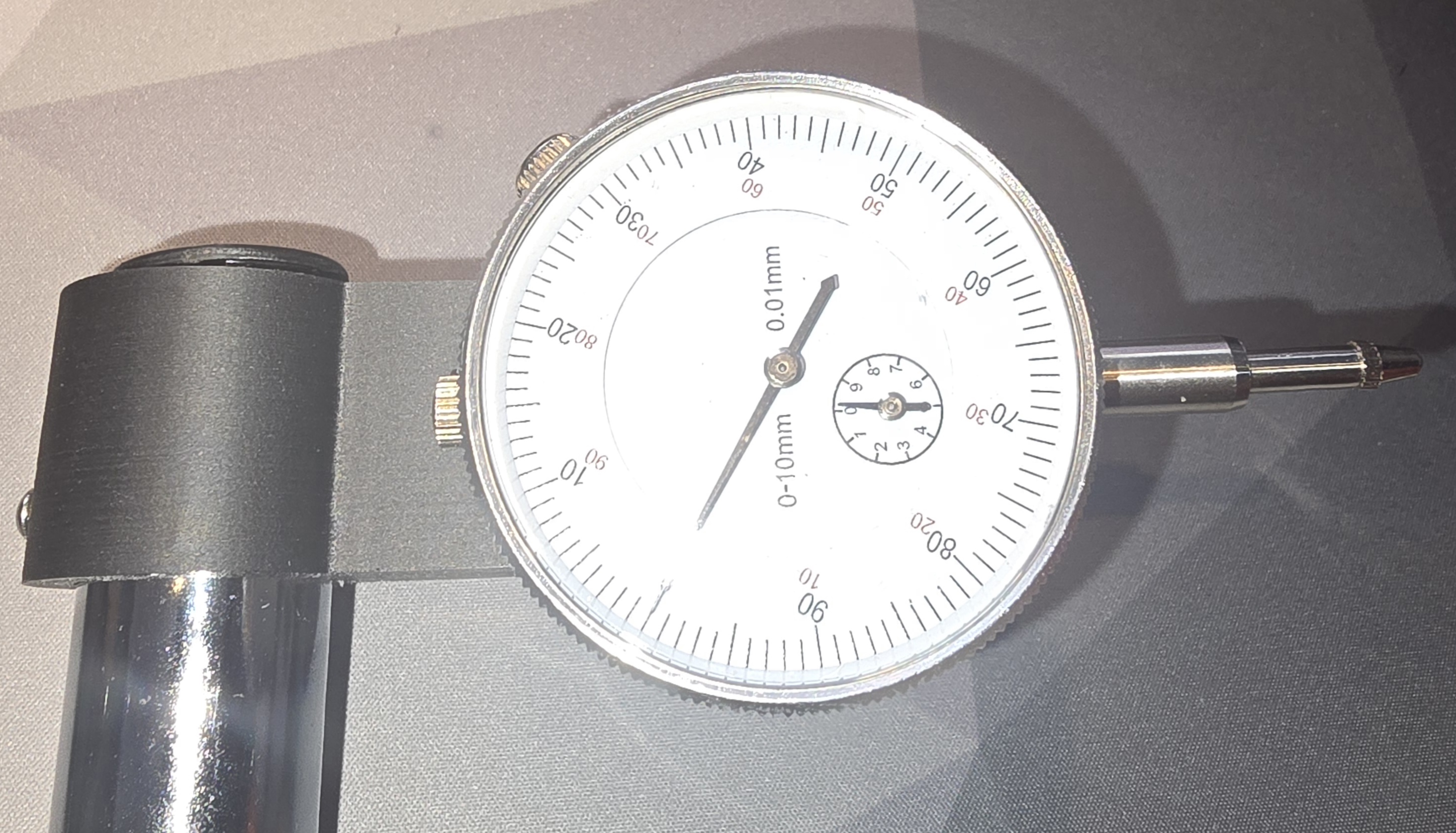 Horizontal dial indicator mount