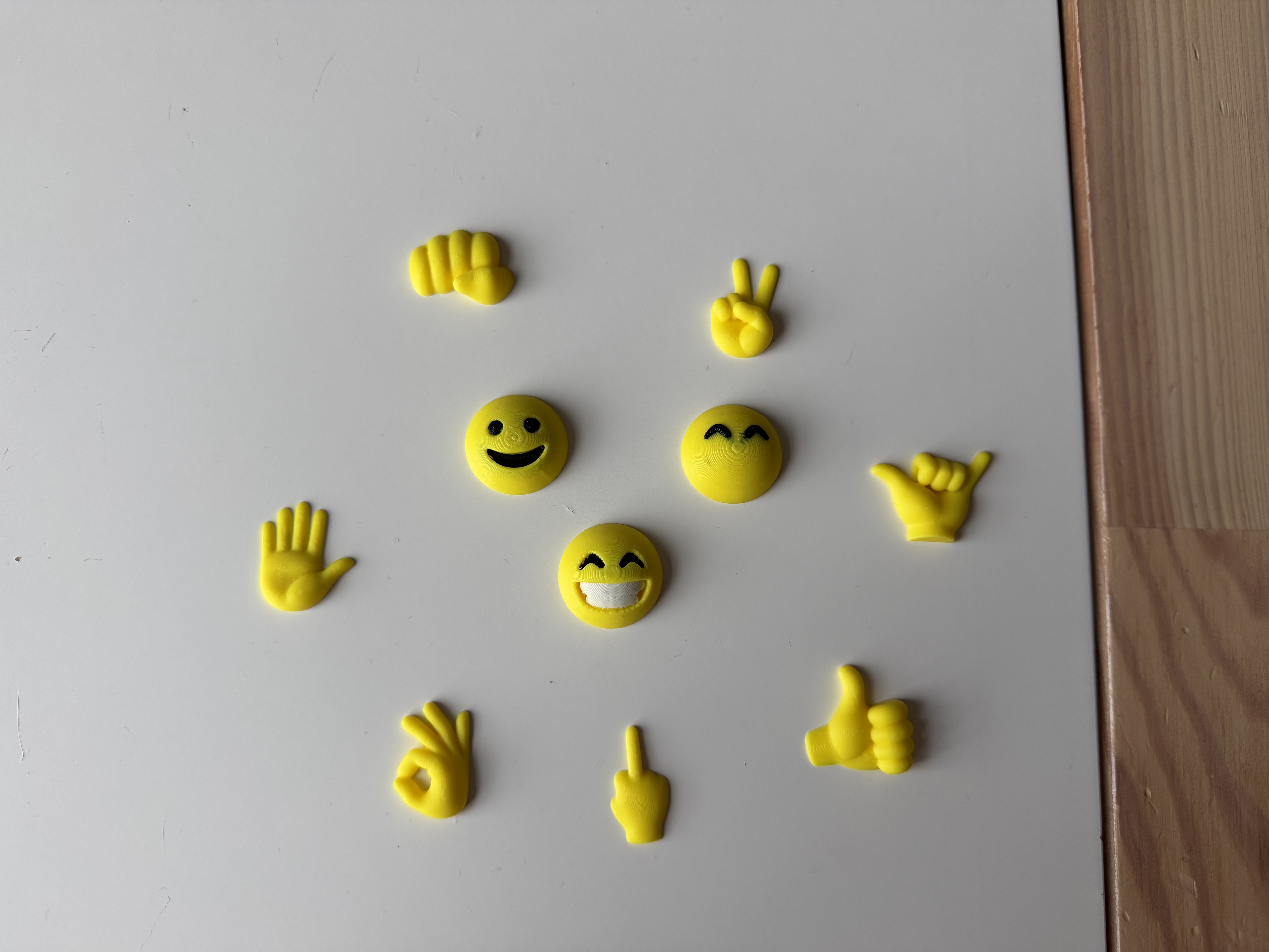 Emoji - happy faces — thumbnail 3