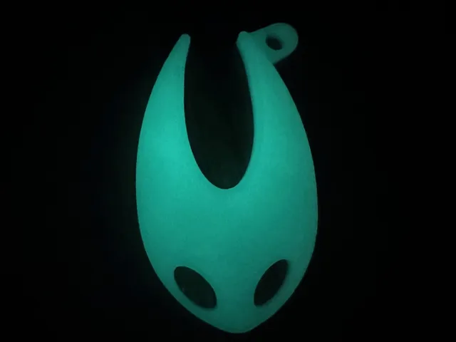 Hornet's mask keychain from Hollow Knight: Silksong
