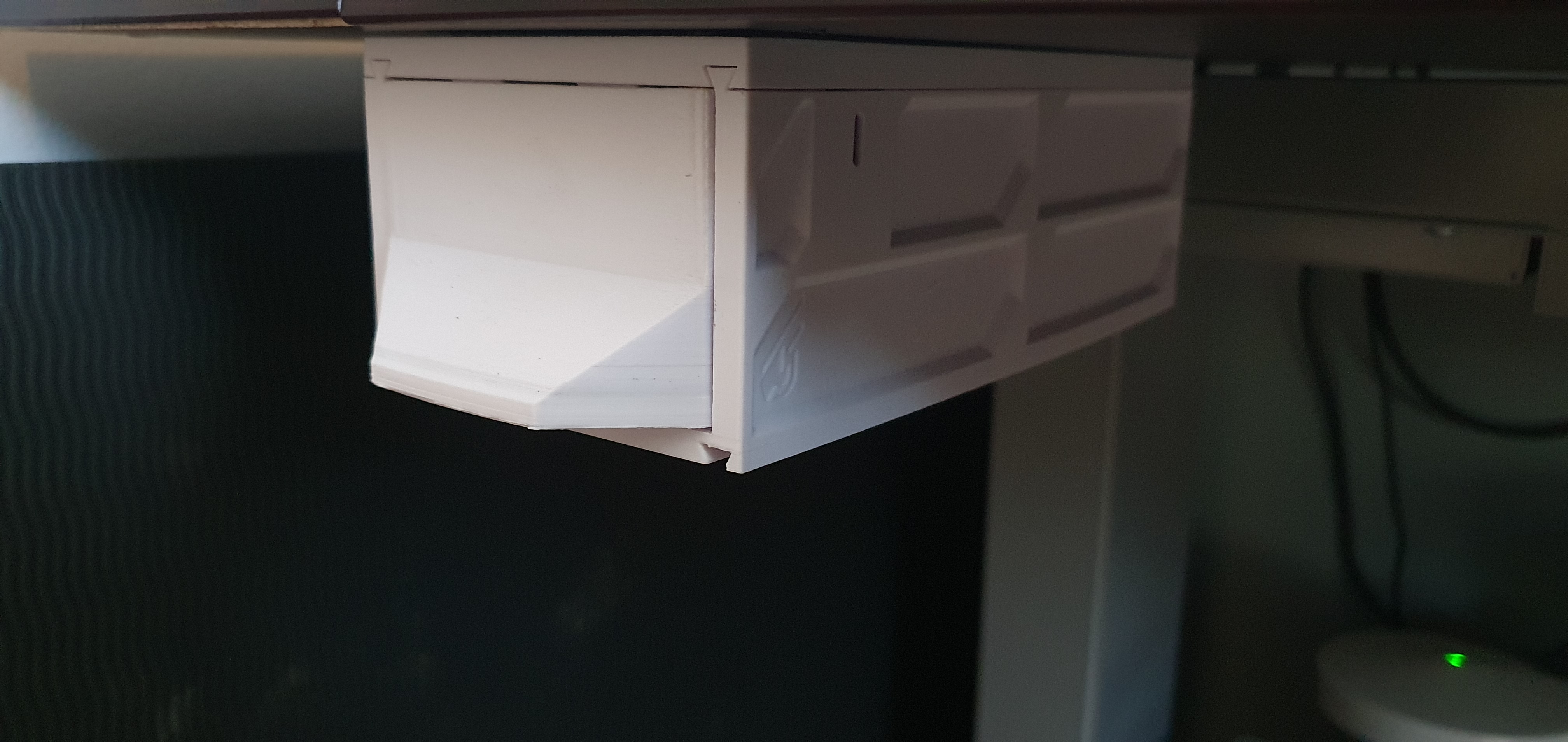 Gen2 Under table knee protector — miniatura 2