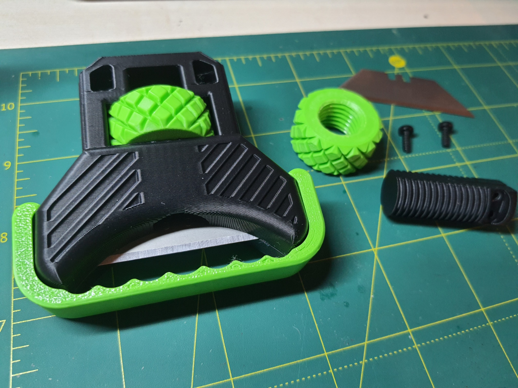 Miniatura 5 do modelo 3D Adjustable utility knife