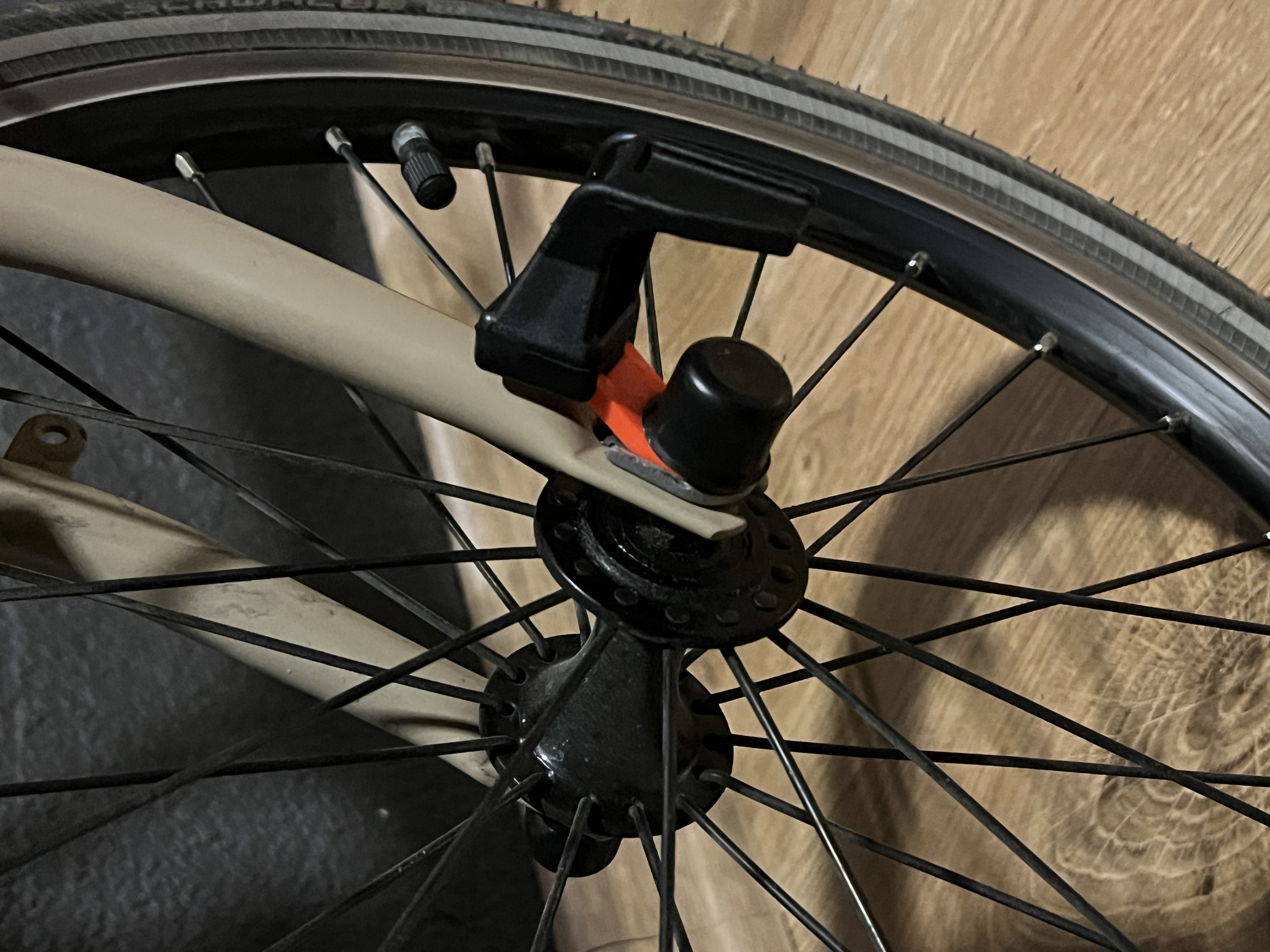Brompton front wheel hook adapter