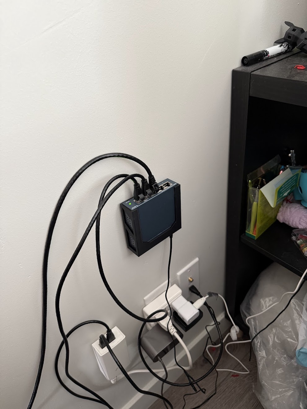 TP-Link 5 port switch mount