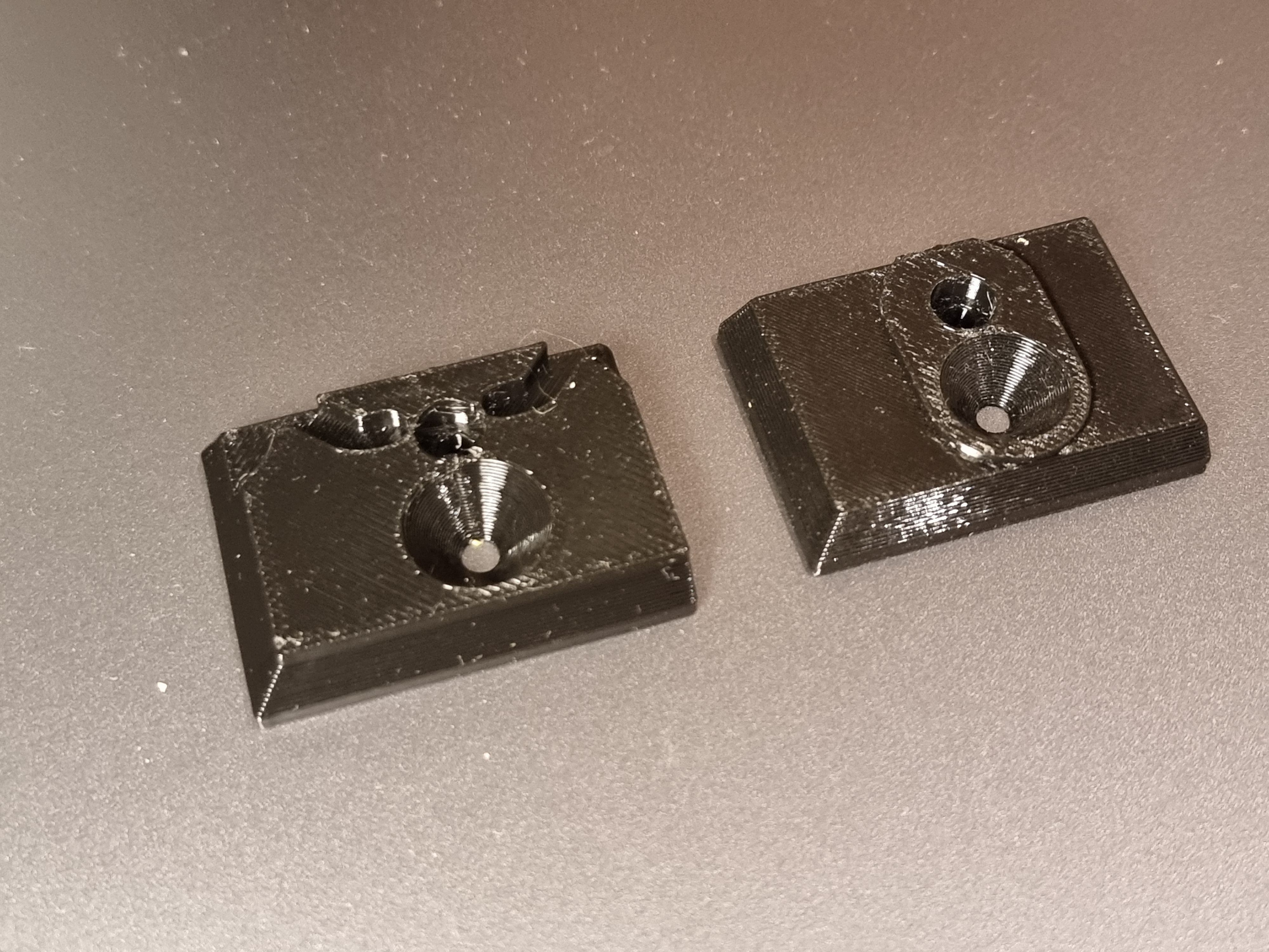 Miniatura 6 do modelo 3D V2 Multi-Material kept simple