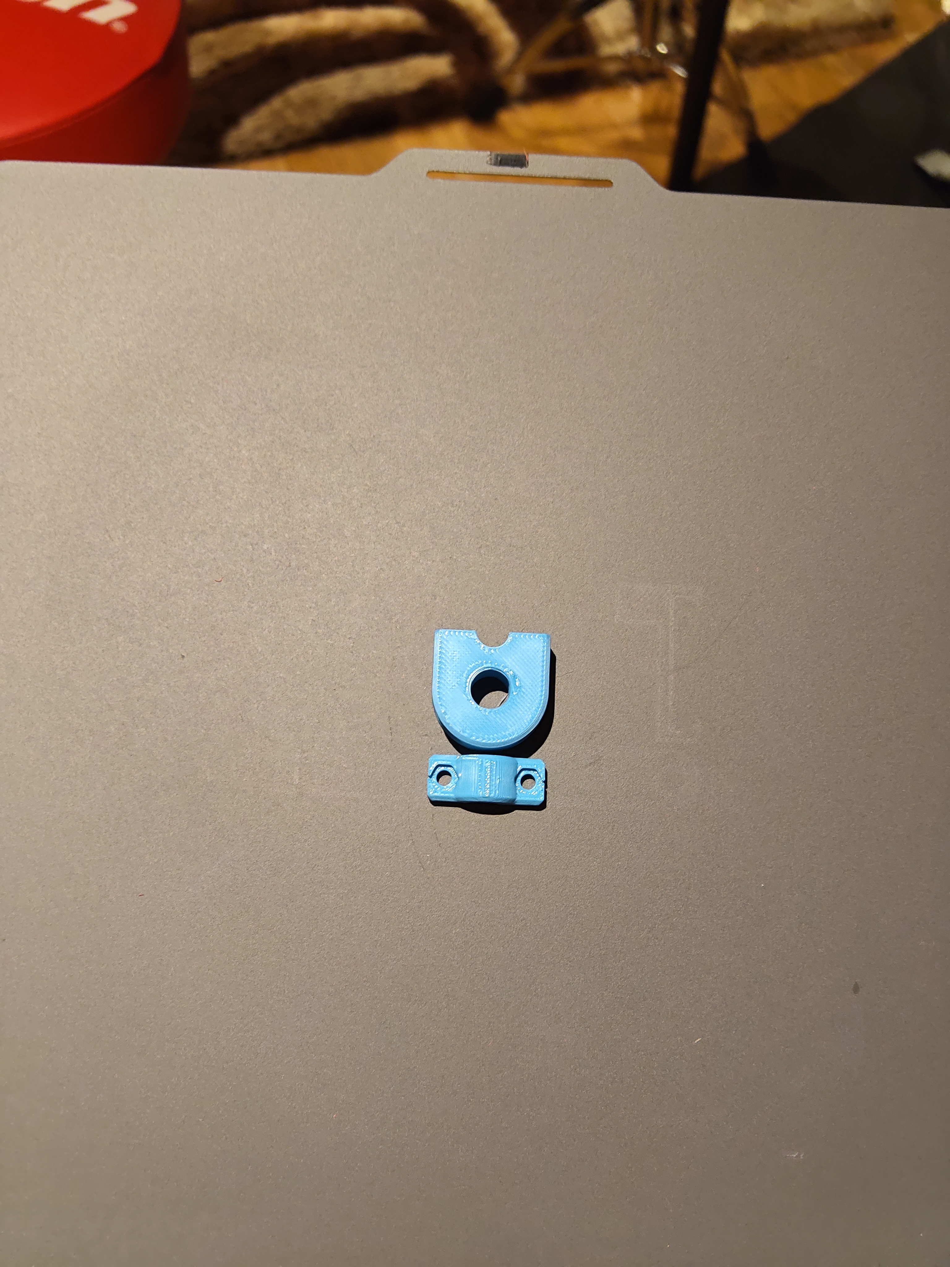 CO2 cartridge under saddle mount