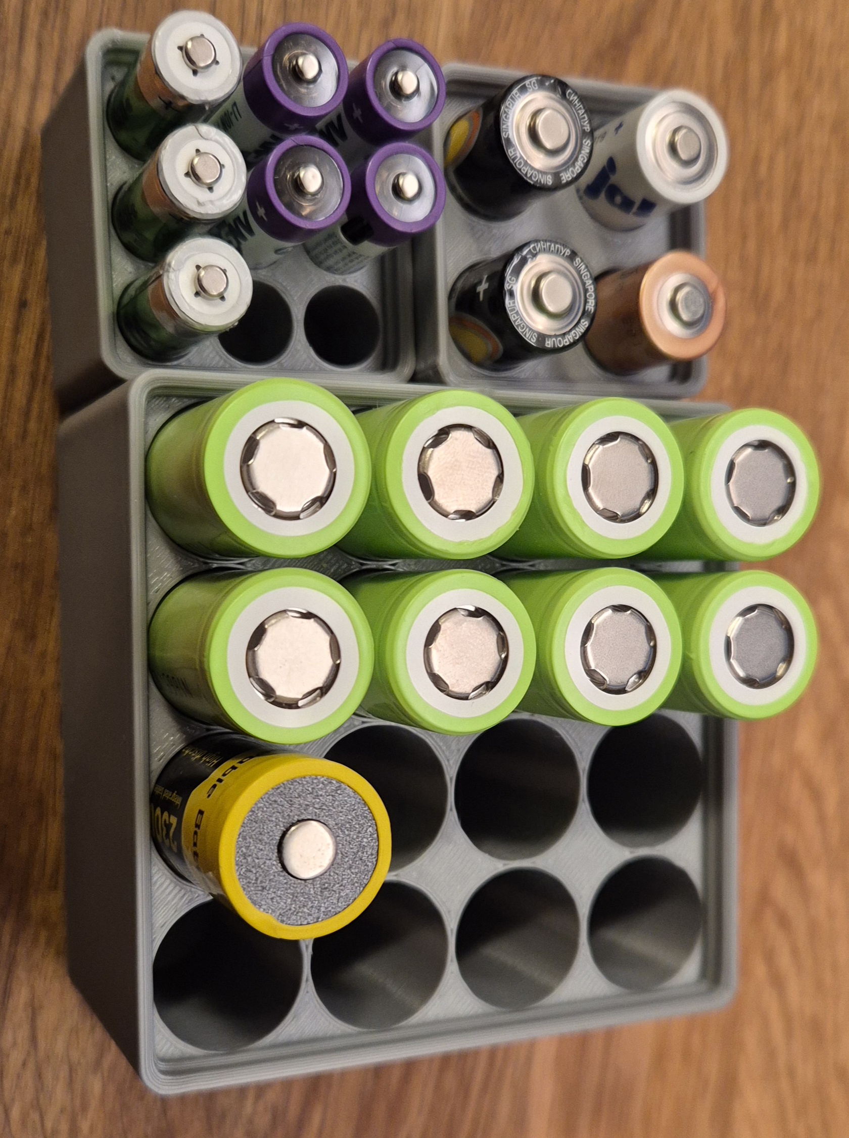 Battery storage based on 'Gridfinity Rebuilt'