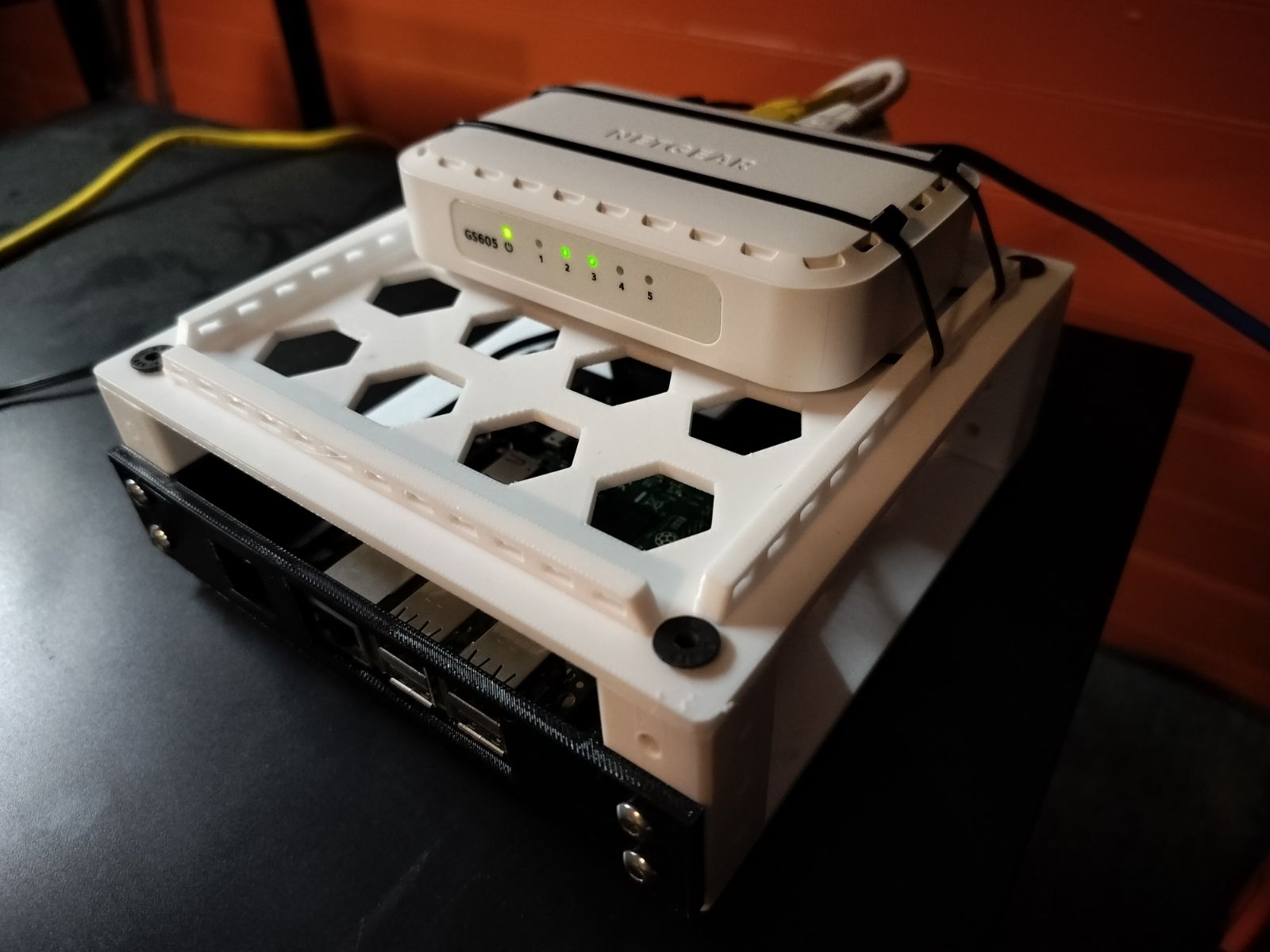 Ziptie Top Plate for Nimble Network Rack (CadQuery Customizable)