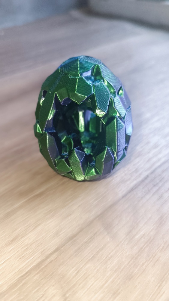 Crystal Easter Egg - Shiny Geometric Geode