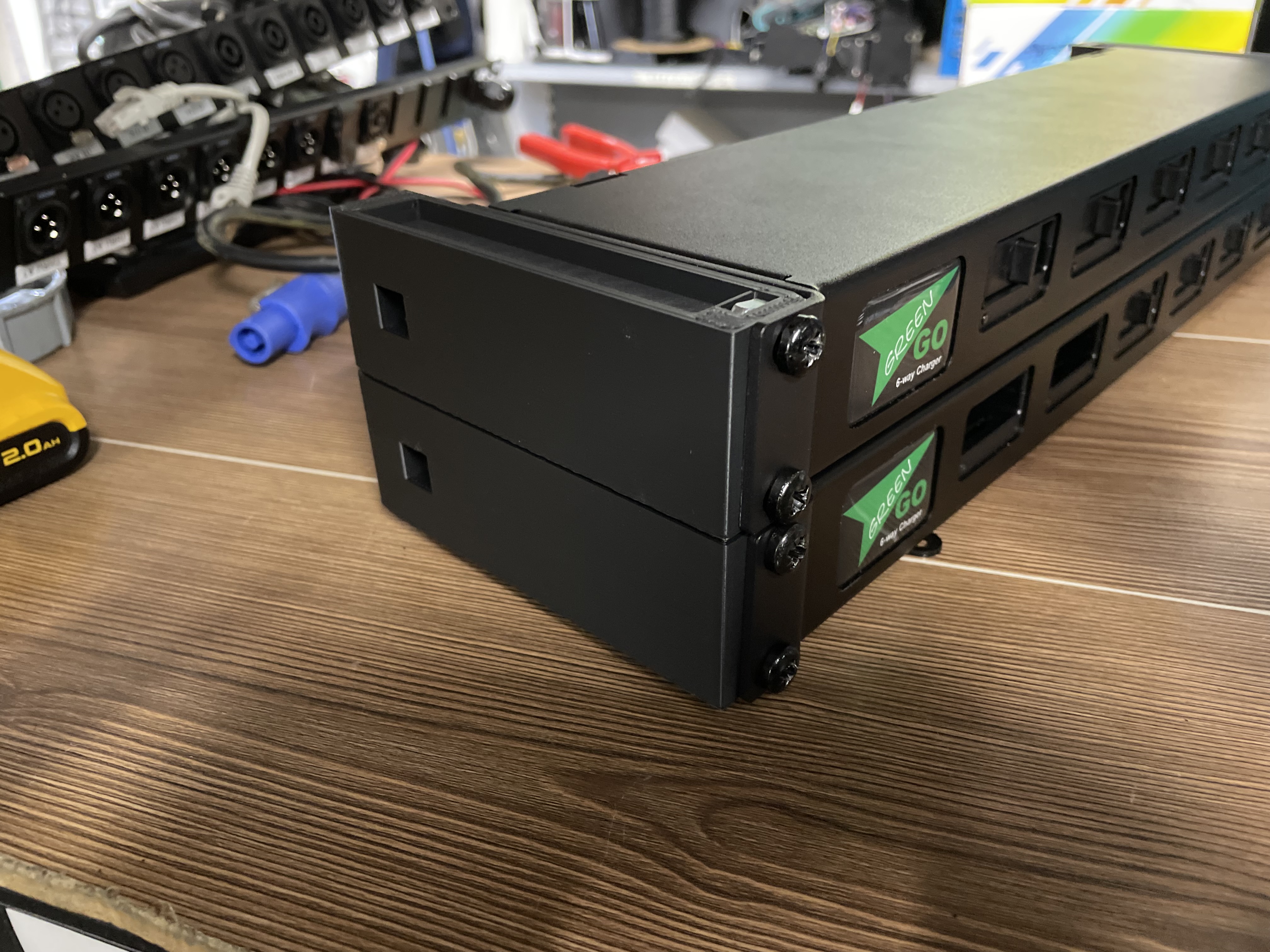 Rack mount feet for shallow appliances