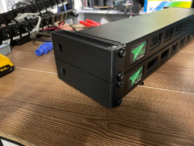 Rack mount feet for shallow appliances