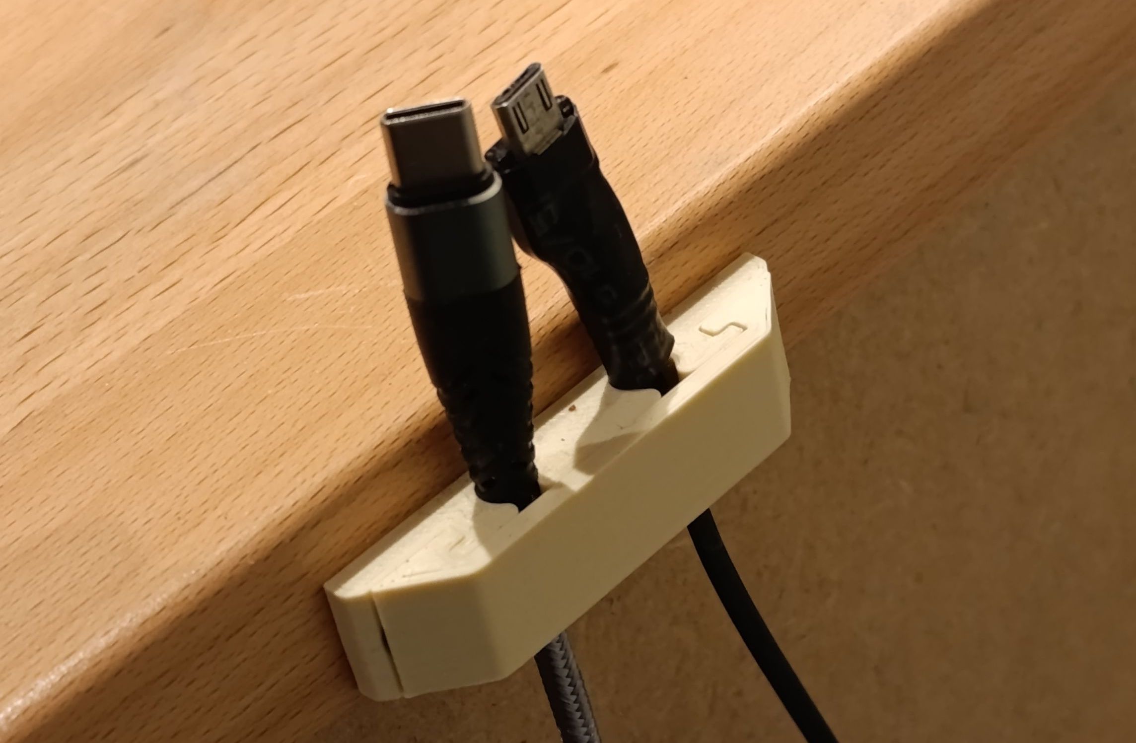 Charging cable holder / Ladekabelhalter