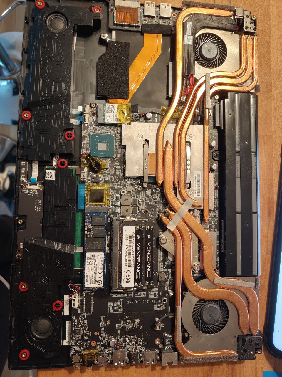 MSI Leopard HDD Bracket — miniatura 3