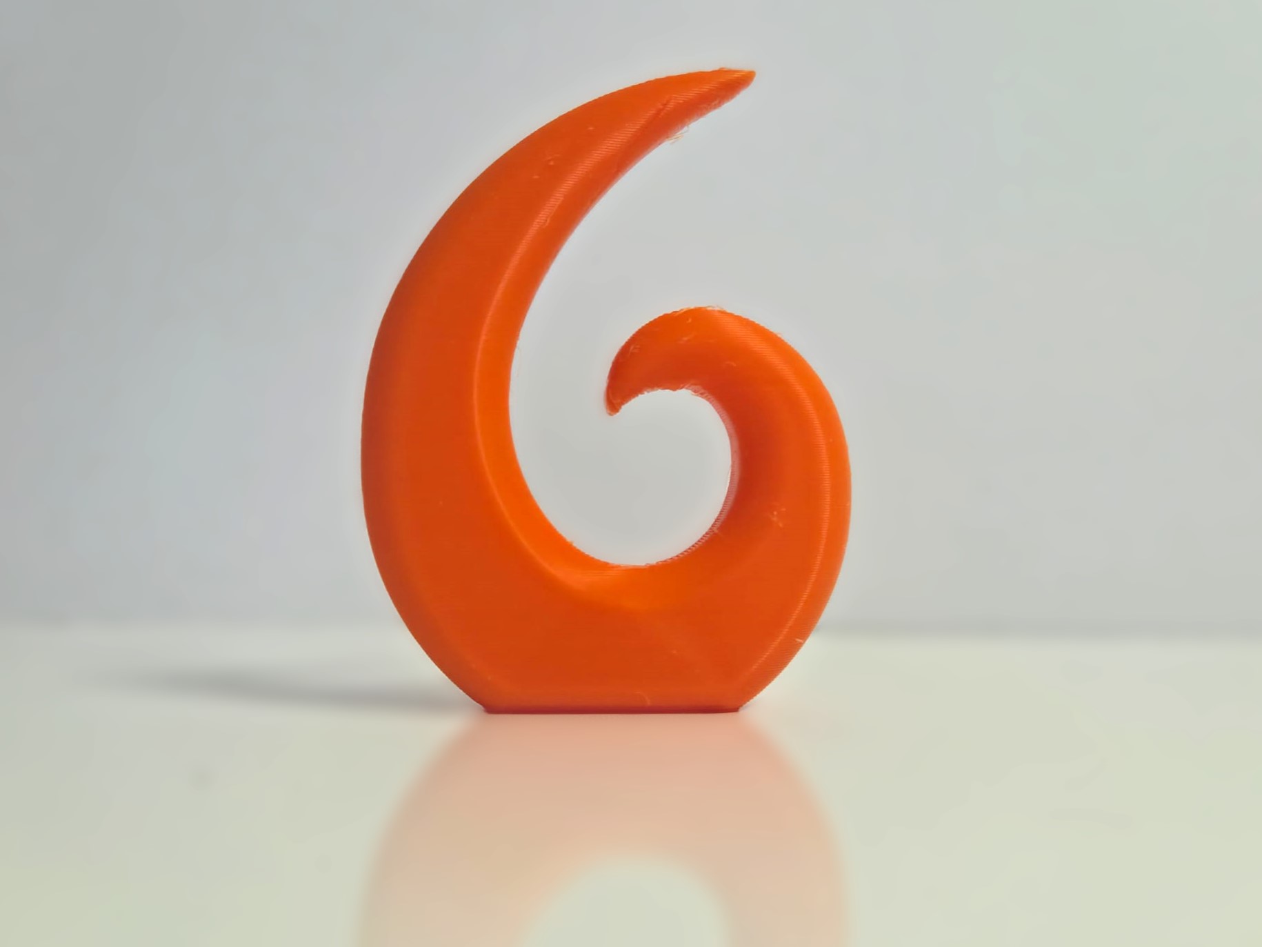 Wave 2.0 - Rounded Elegant Ornament