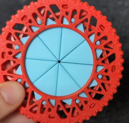 IRIS FIDGET