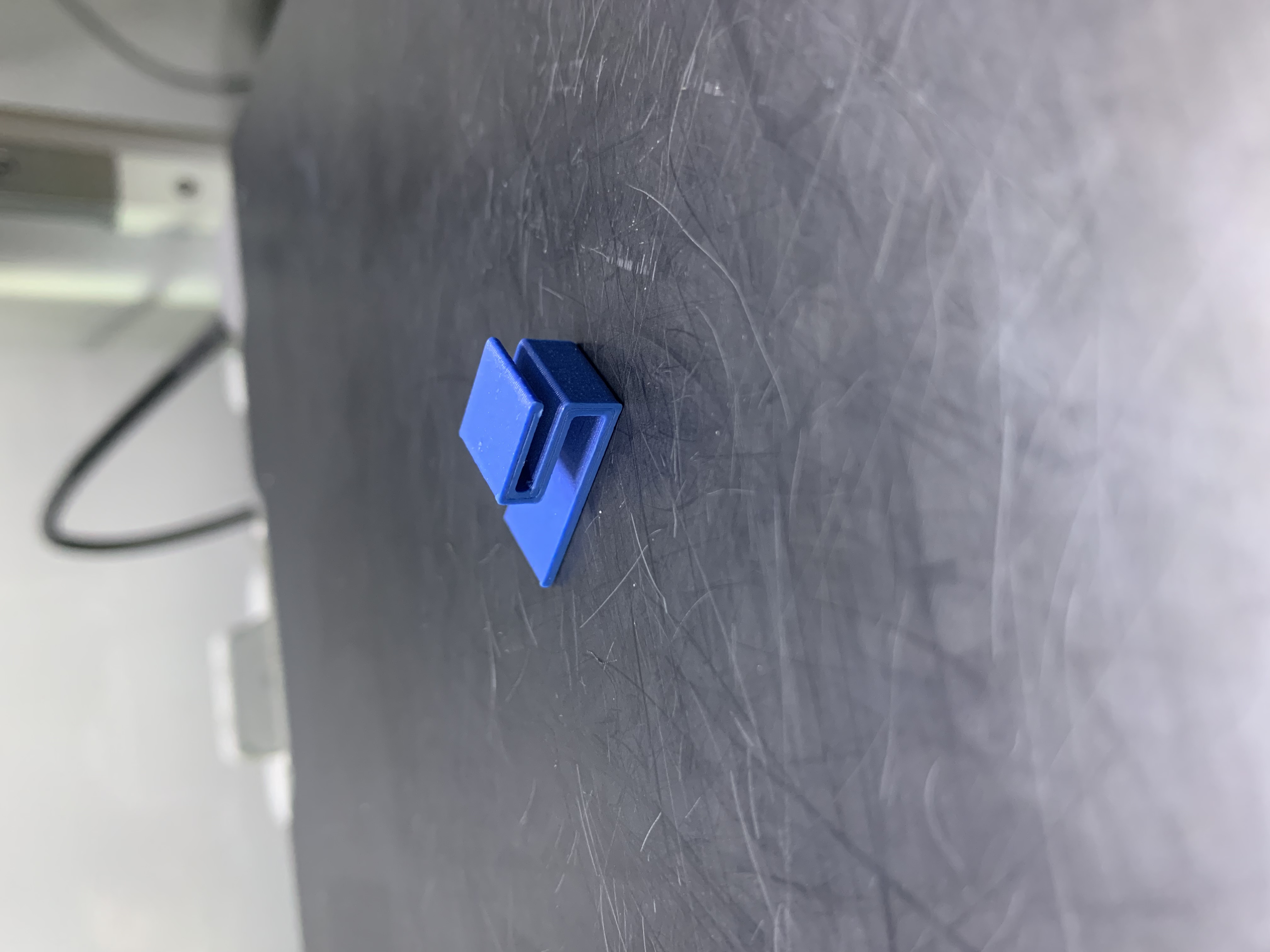 A very simple filament clip