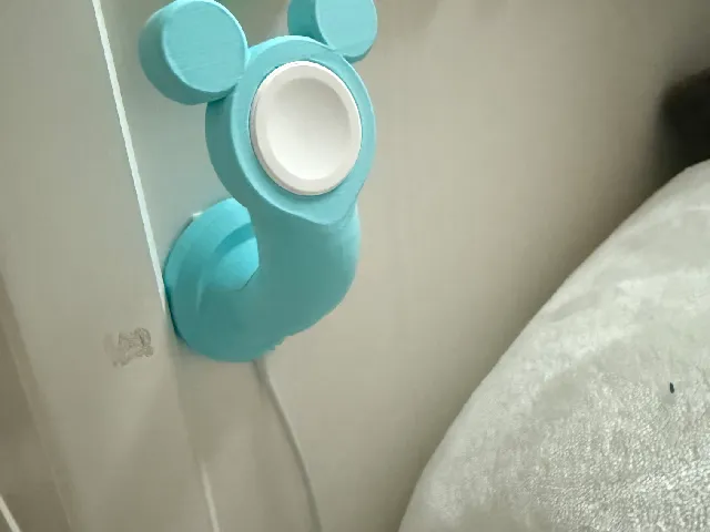 Apple Watch wall charger Mickey./ Apple watch ładowarka na ścianę Mickey.