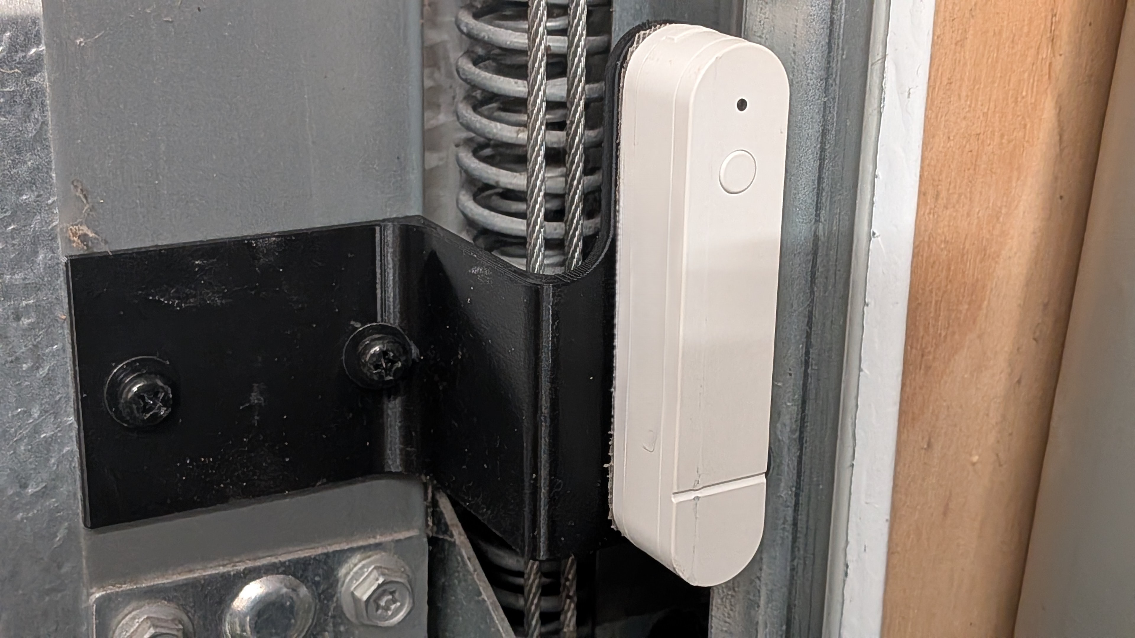 Hörmann overhead door IKEA MYGGBETT sensor mount