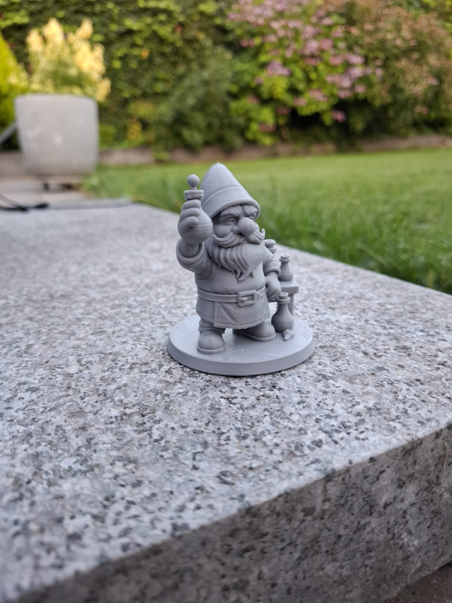 Miniatura 2 do modelo 3D Potion Master Gnome – Alchemist’s Apprentice