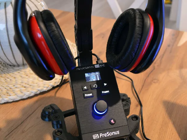 PreSonus Revelator IO44 stand for Headphone Stand - Industrial