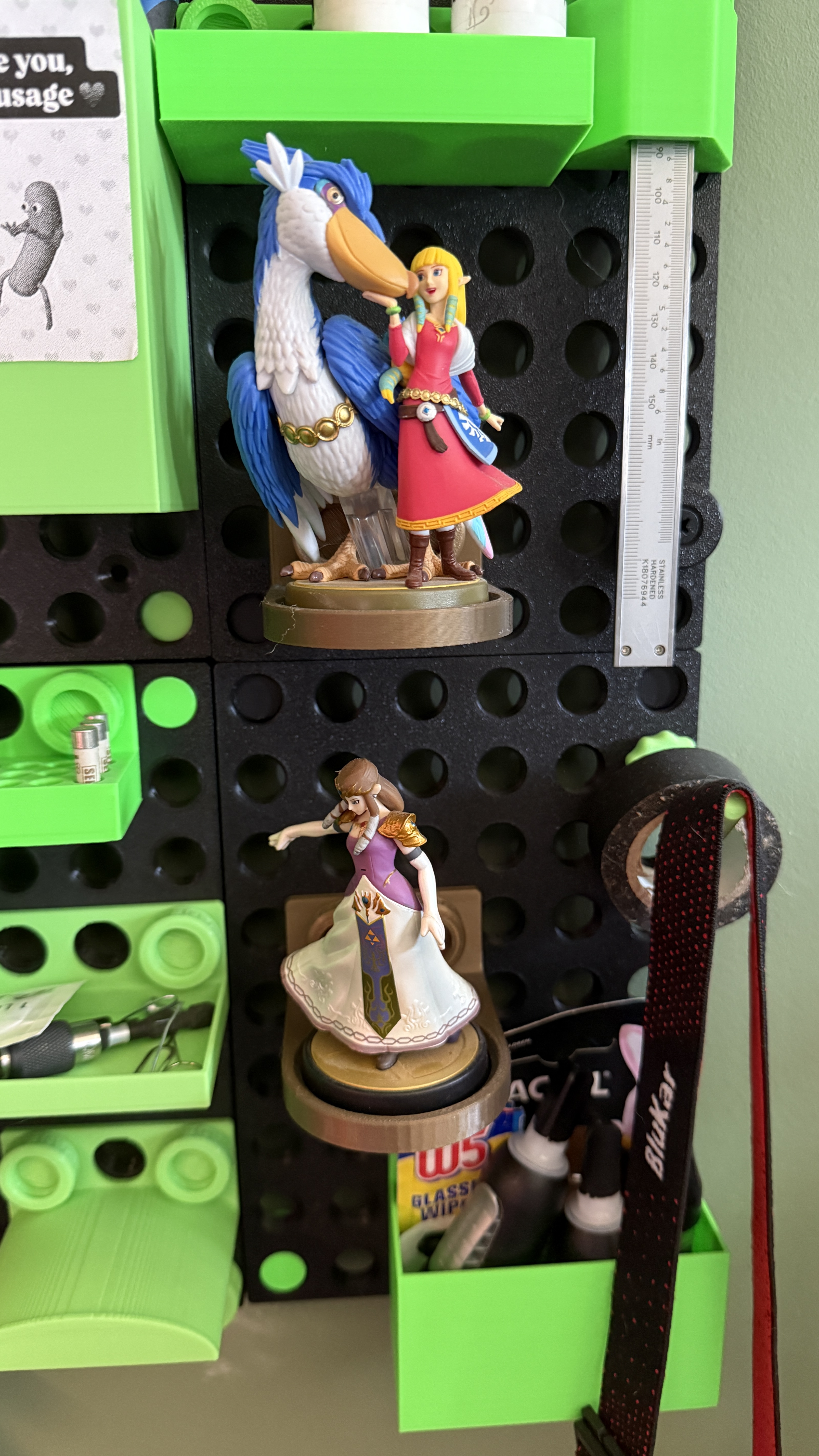 Threadboard Amiibo holder (single and double)