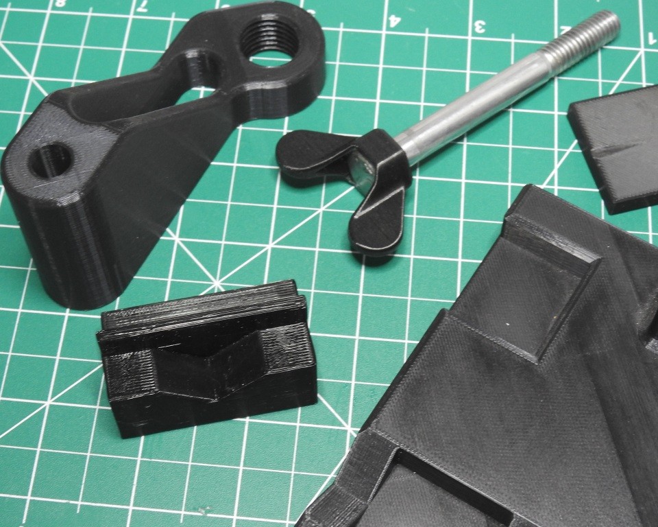 End Support for Dremel rod & tube cutter