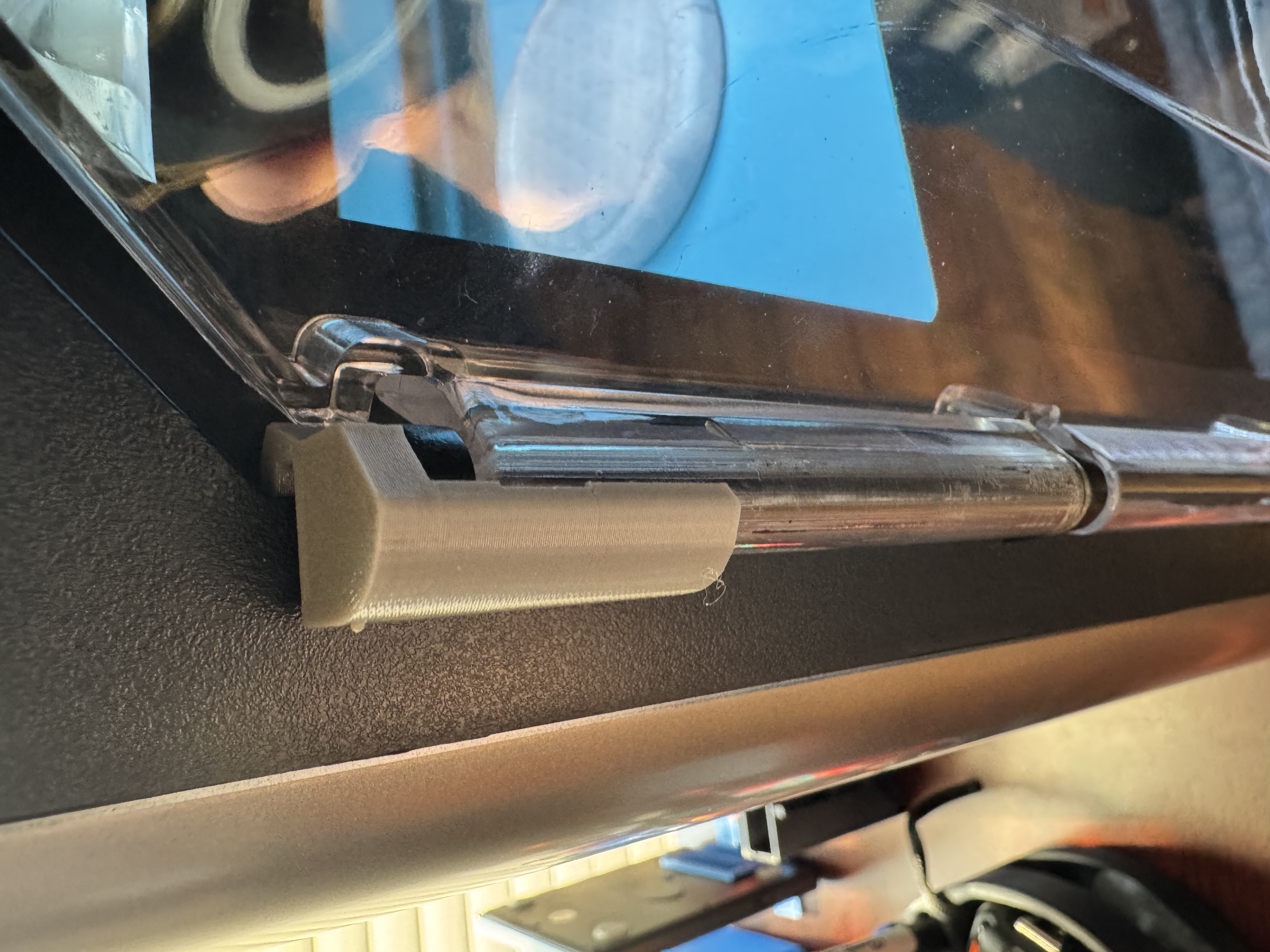 QIDI X-Max 3 Door Hold Open Over Hinge