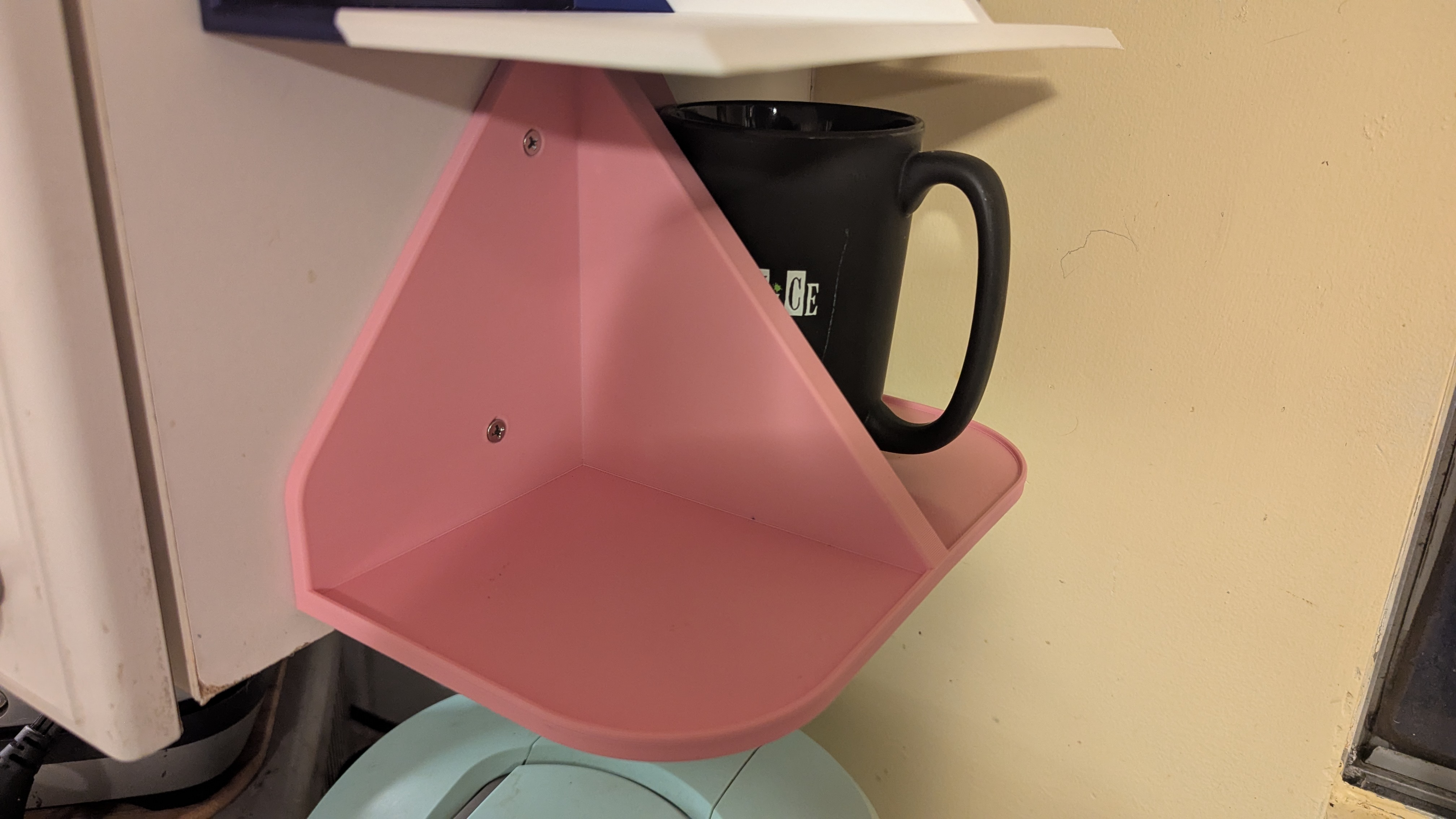 Miniatura 4 do modelo 3D Coffee Mug Shelf