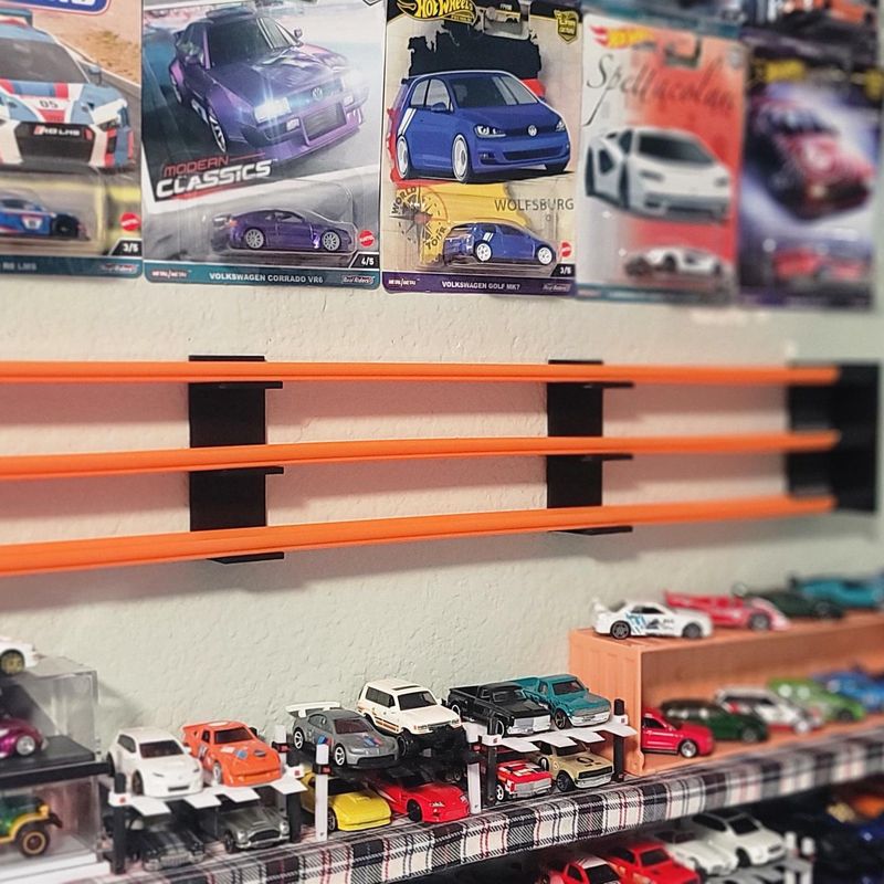 Hot Wheels Track Hanger Display by Kyle Poole | Download free STL