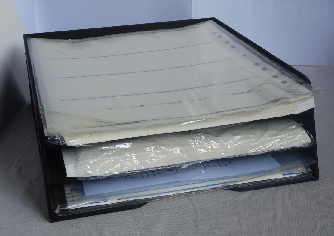 Ablage für Negativhüllen 3 Fächer, Storage for negative sleeves, 3 compartments; B 270, T 320, H 100