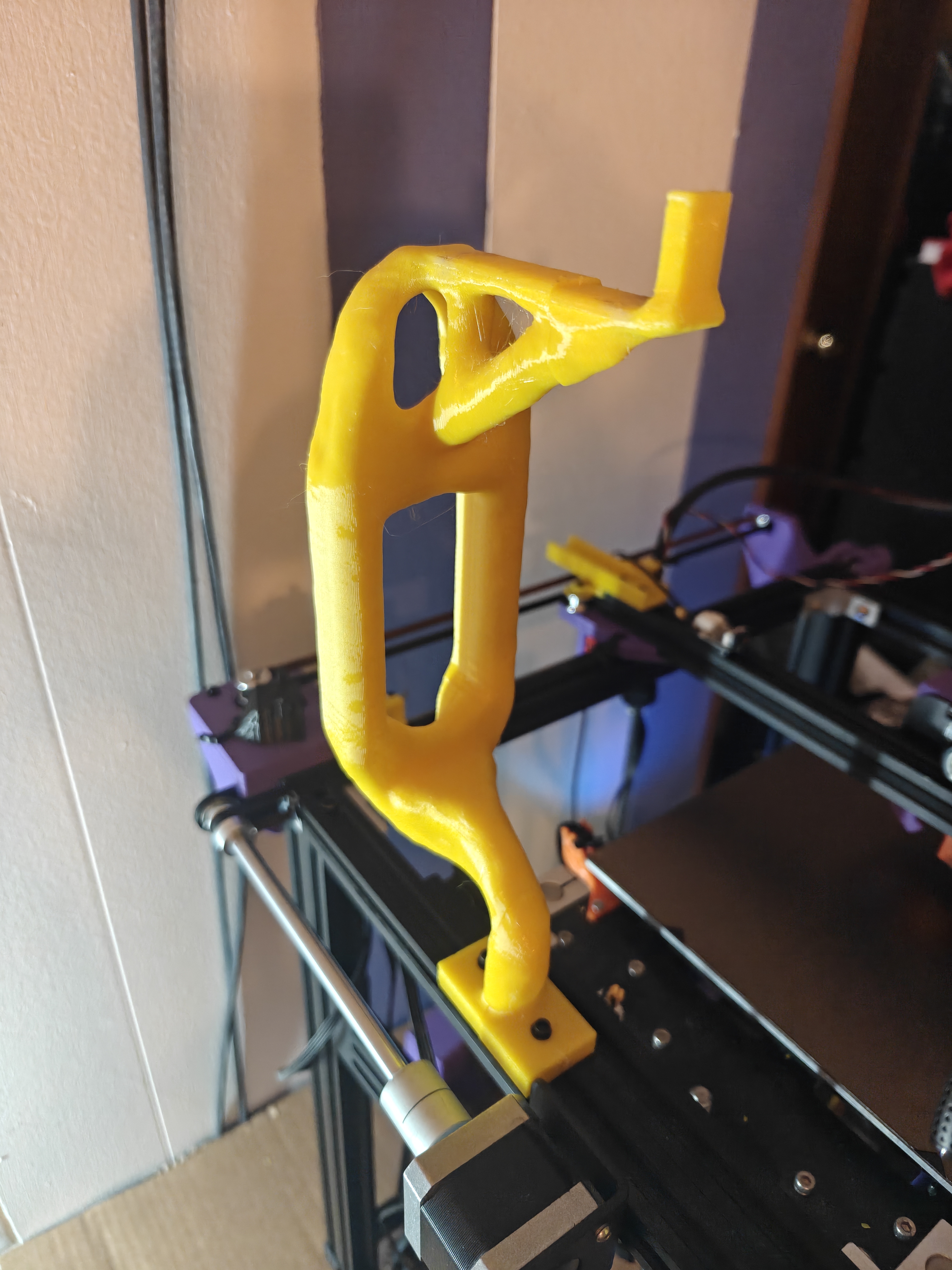 Topology Optimized Spool Holder