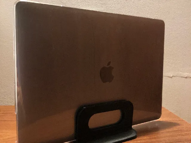 Macbook Pro stand