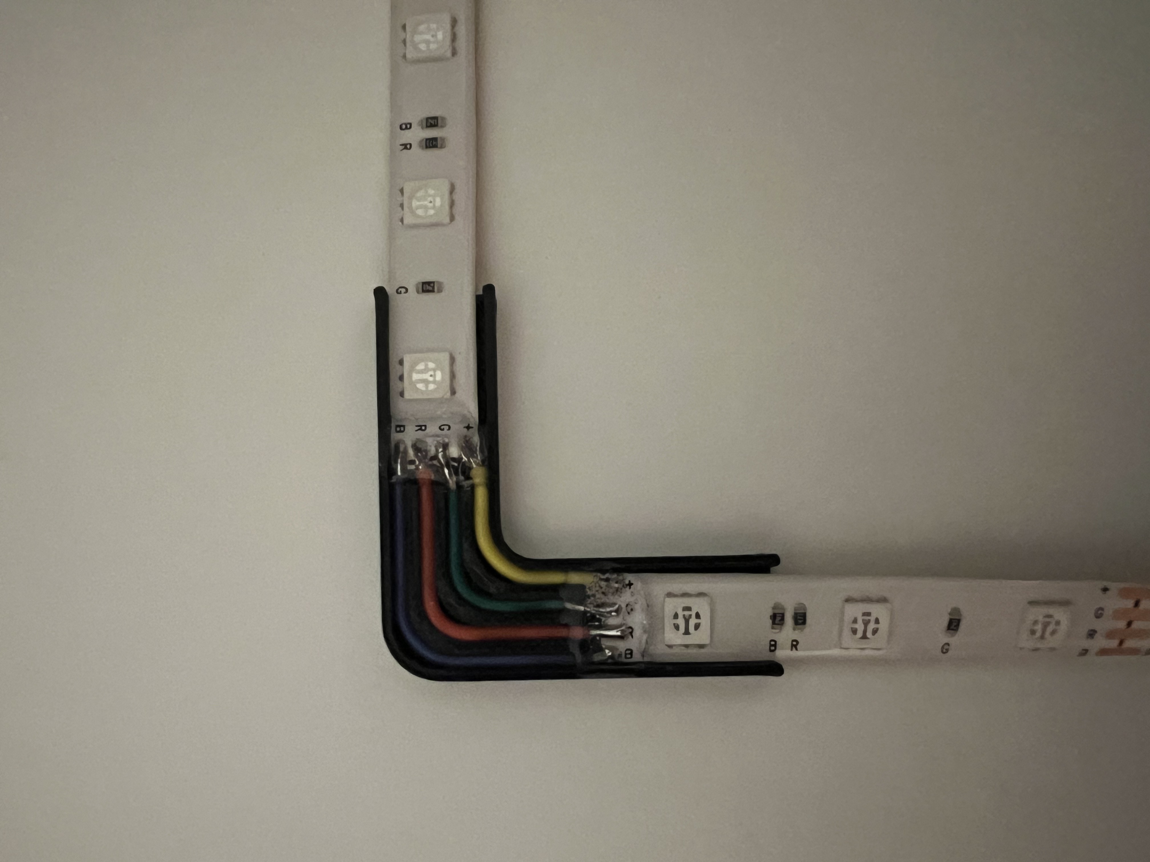4-pin 10mm LED Strip L-shaped Corner Connector