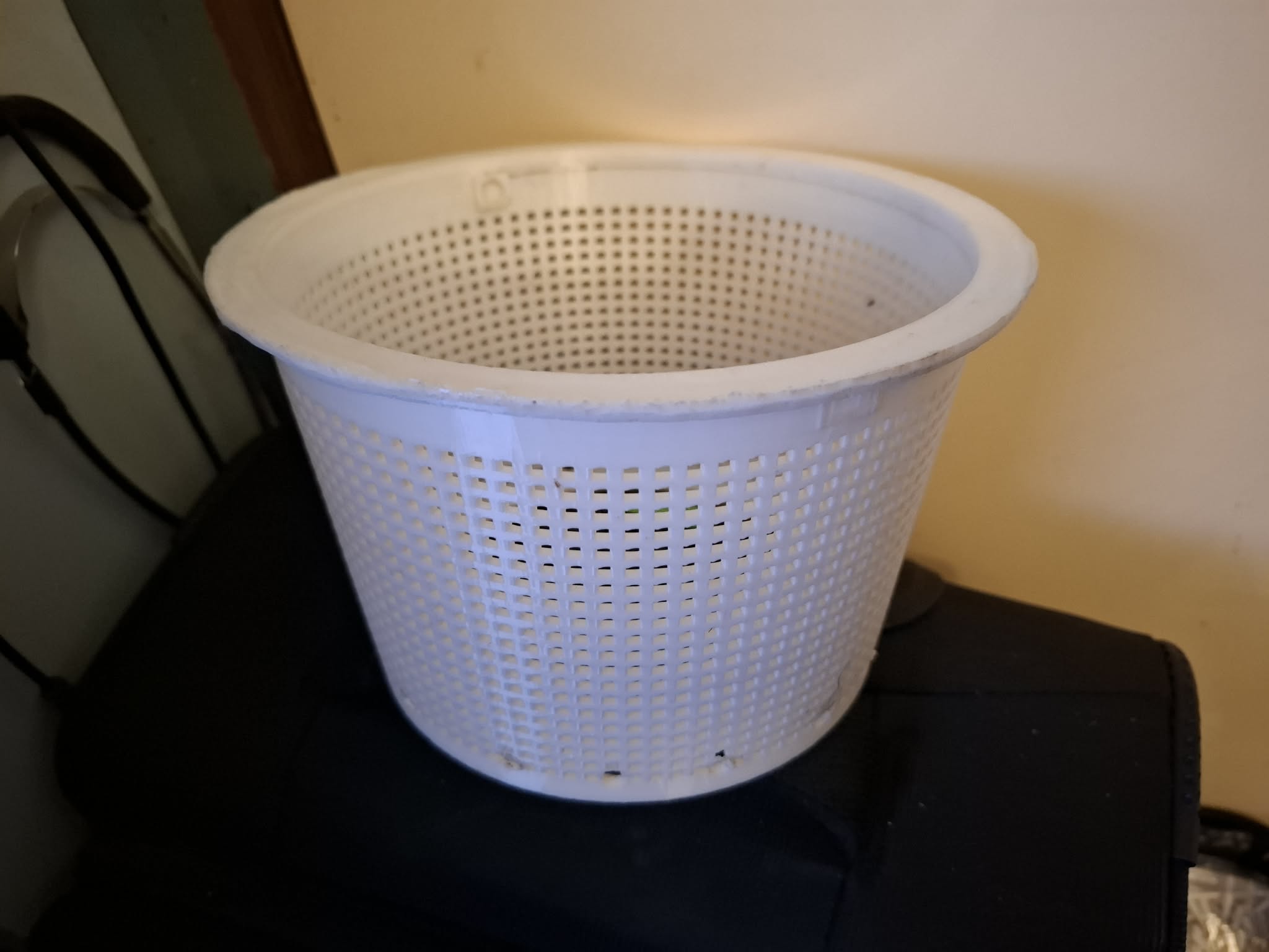 Australian Quiptron Filtrite Sk950 SKB900 Filter Skimmer Basket Top 190 / Height 120 / Bottom 150