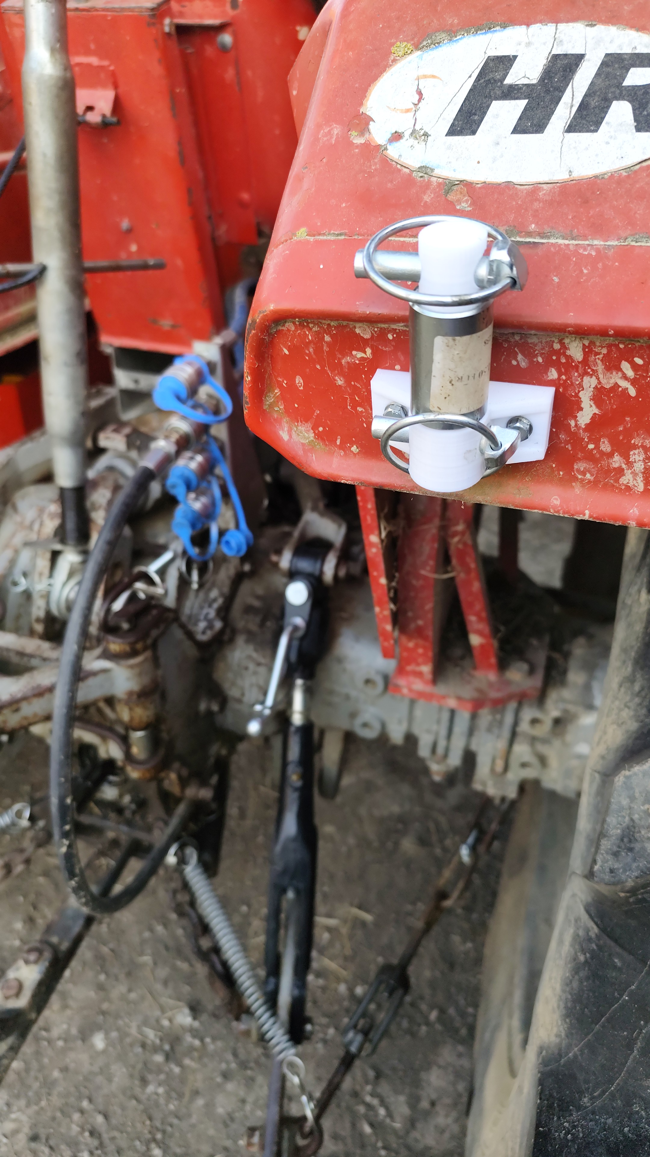 Tractor cat2 to cat1 bushing and pin holder