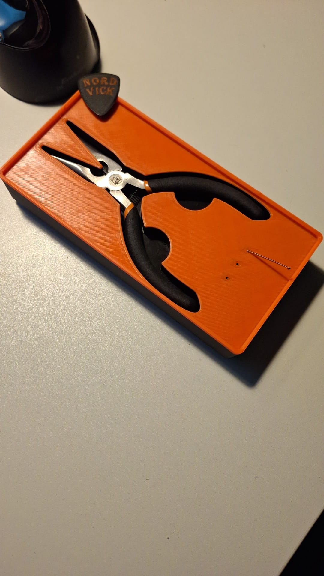 Gridfinity bin for prusa pliers and nozzle cleaning needle
